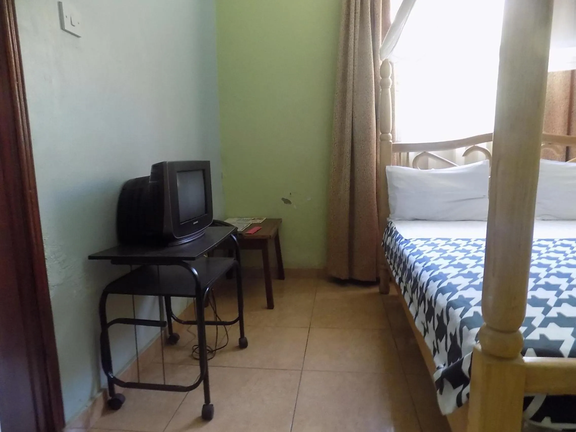 TV and multimedia in Etana Motel Kampala