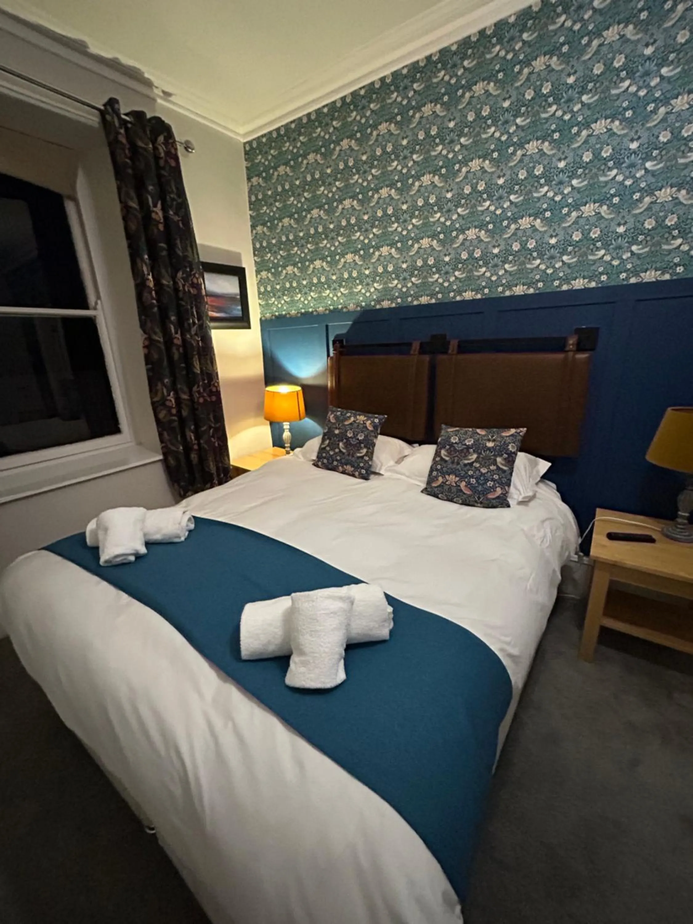 Bed in Annandale Arms Hotel