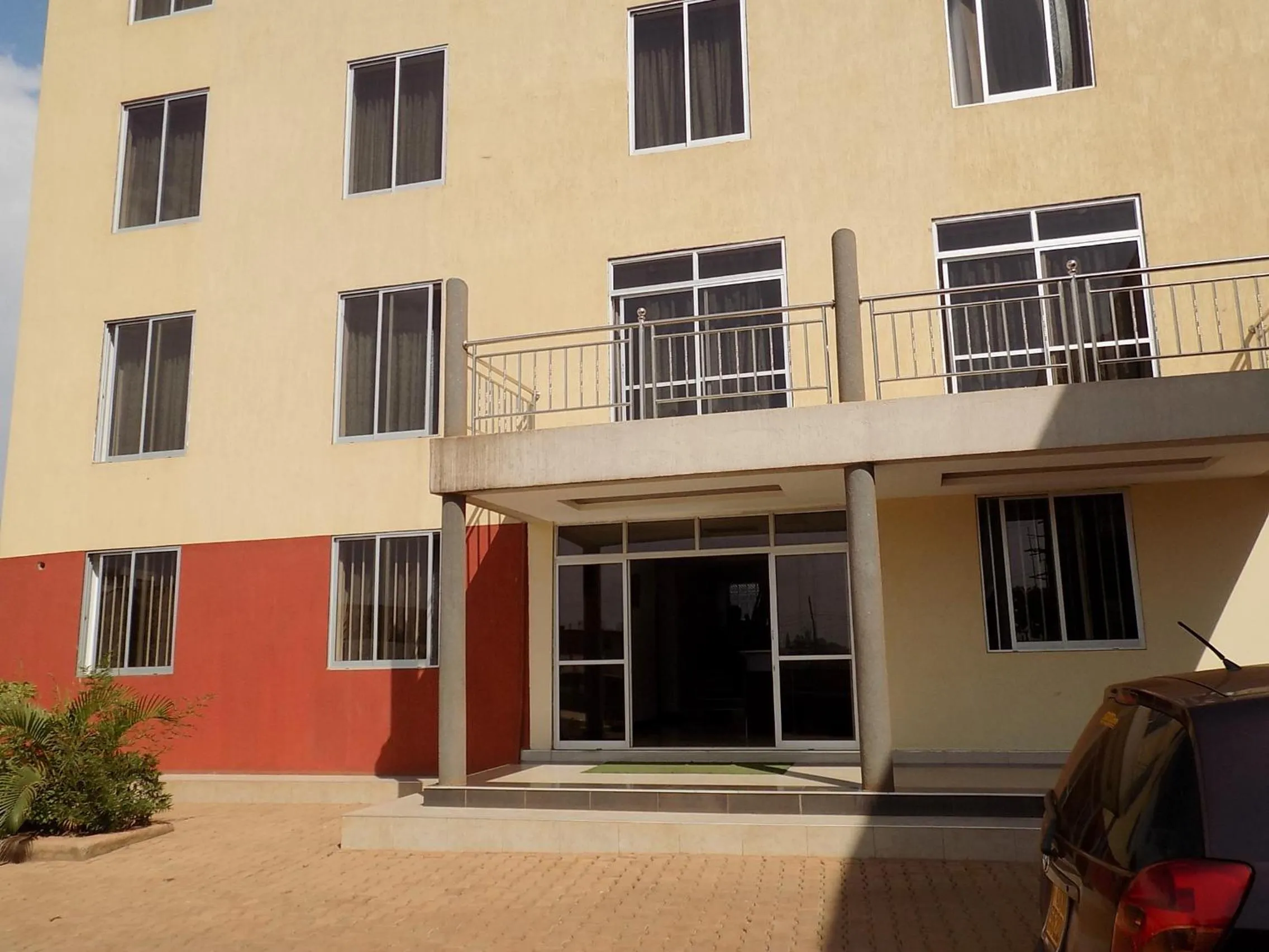 Facade/entrance in Remmings Hotel Kampala