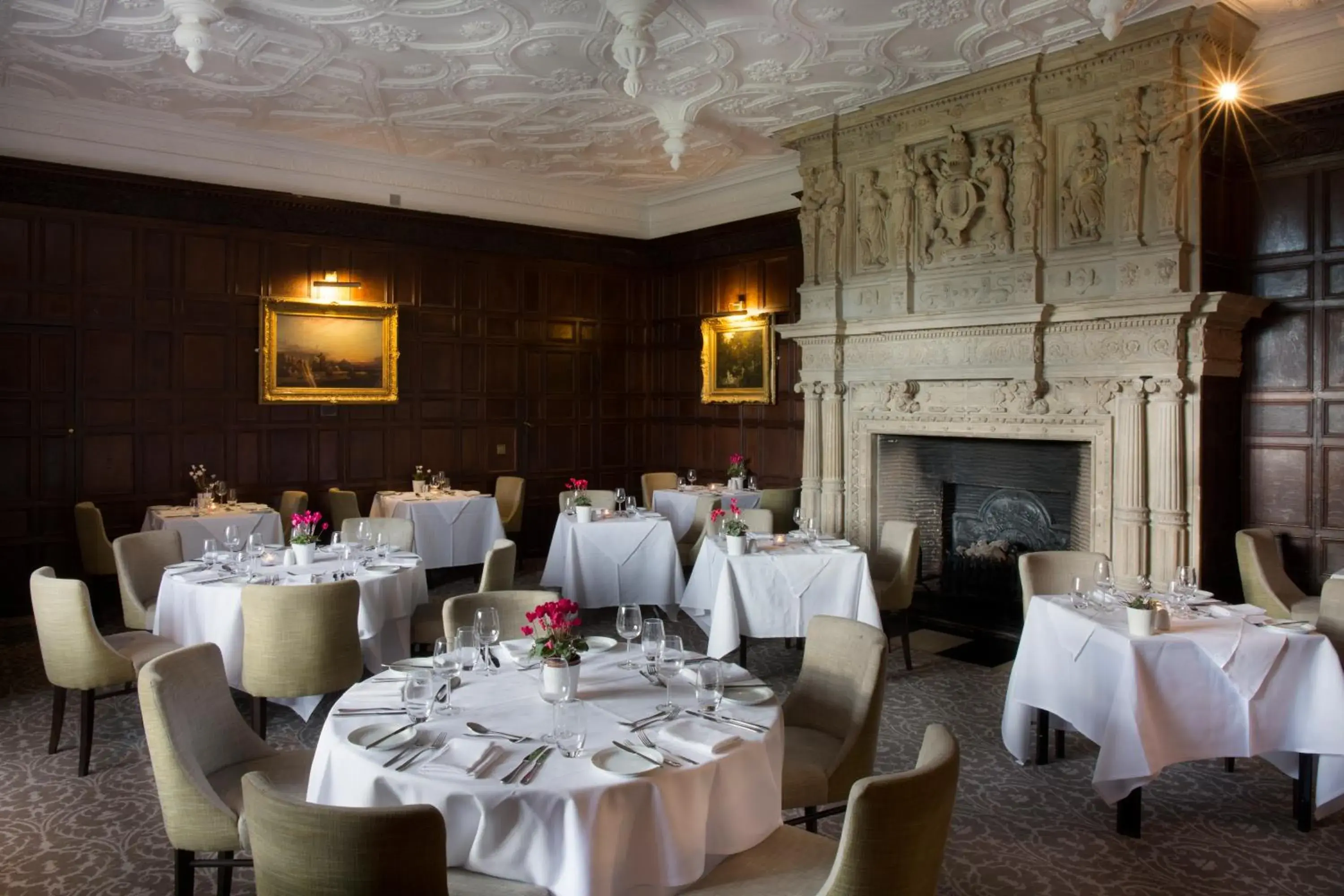 Restaurant/places to eat in New Place Restaurant/places to eat in New Place