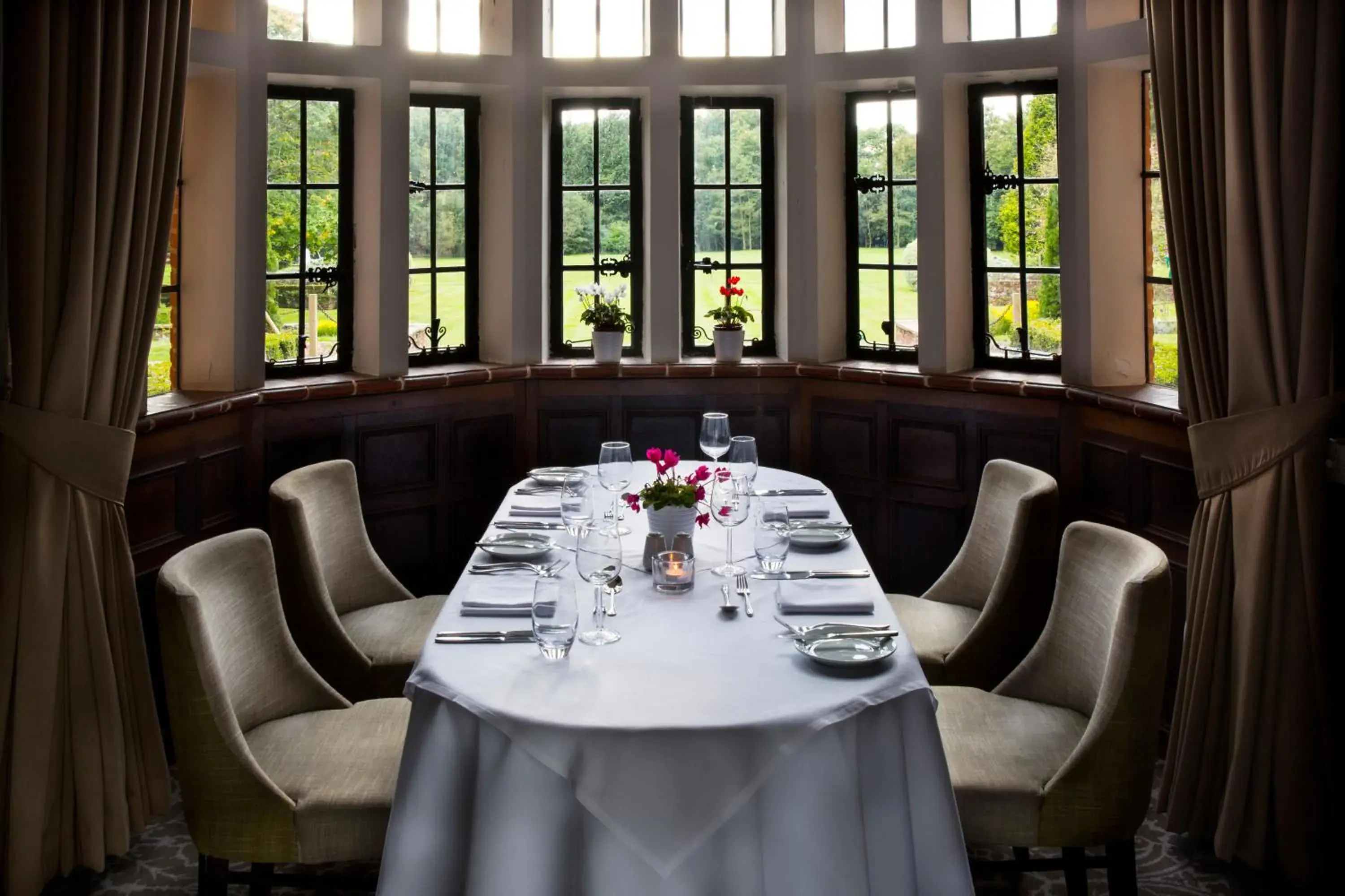 Restaurant/places to eat in New Place Restaurant/places to eat in New Place