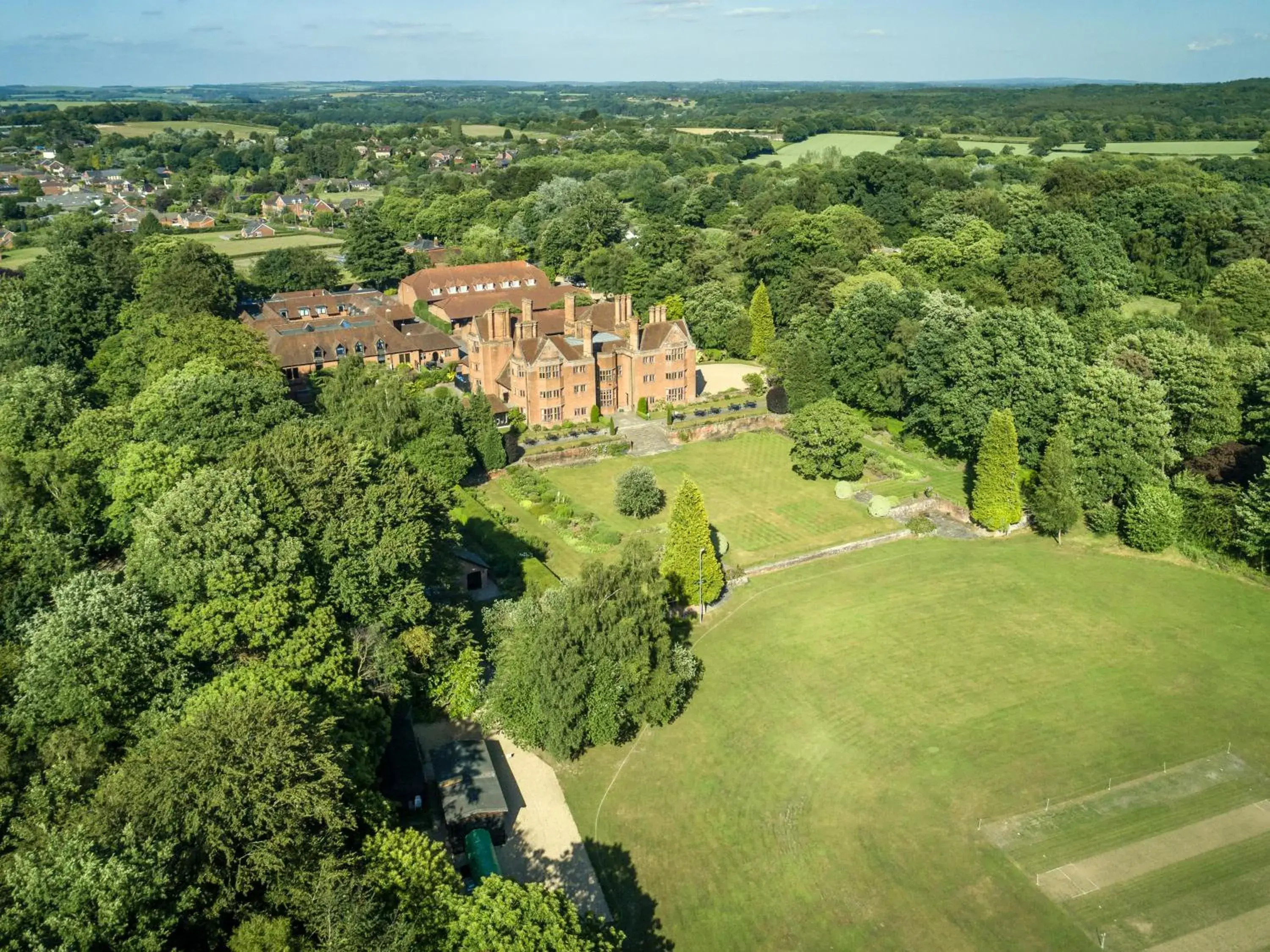Bird's eye view in New Place Bird's eye view in New Place