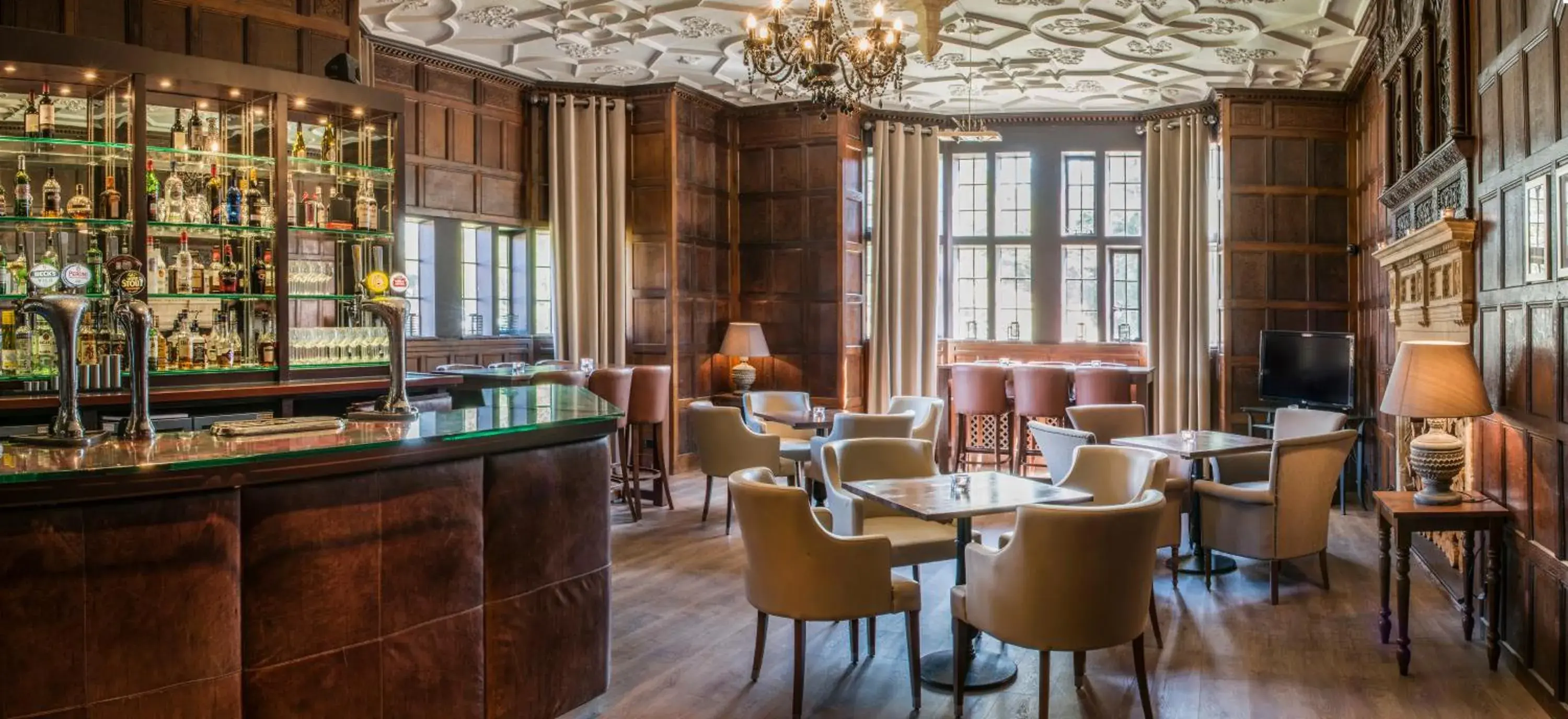 Lounge or bar in New Place Lounge or bar in New Place