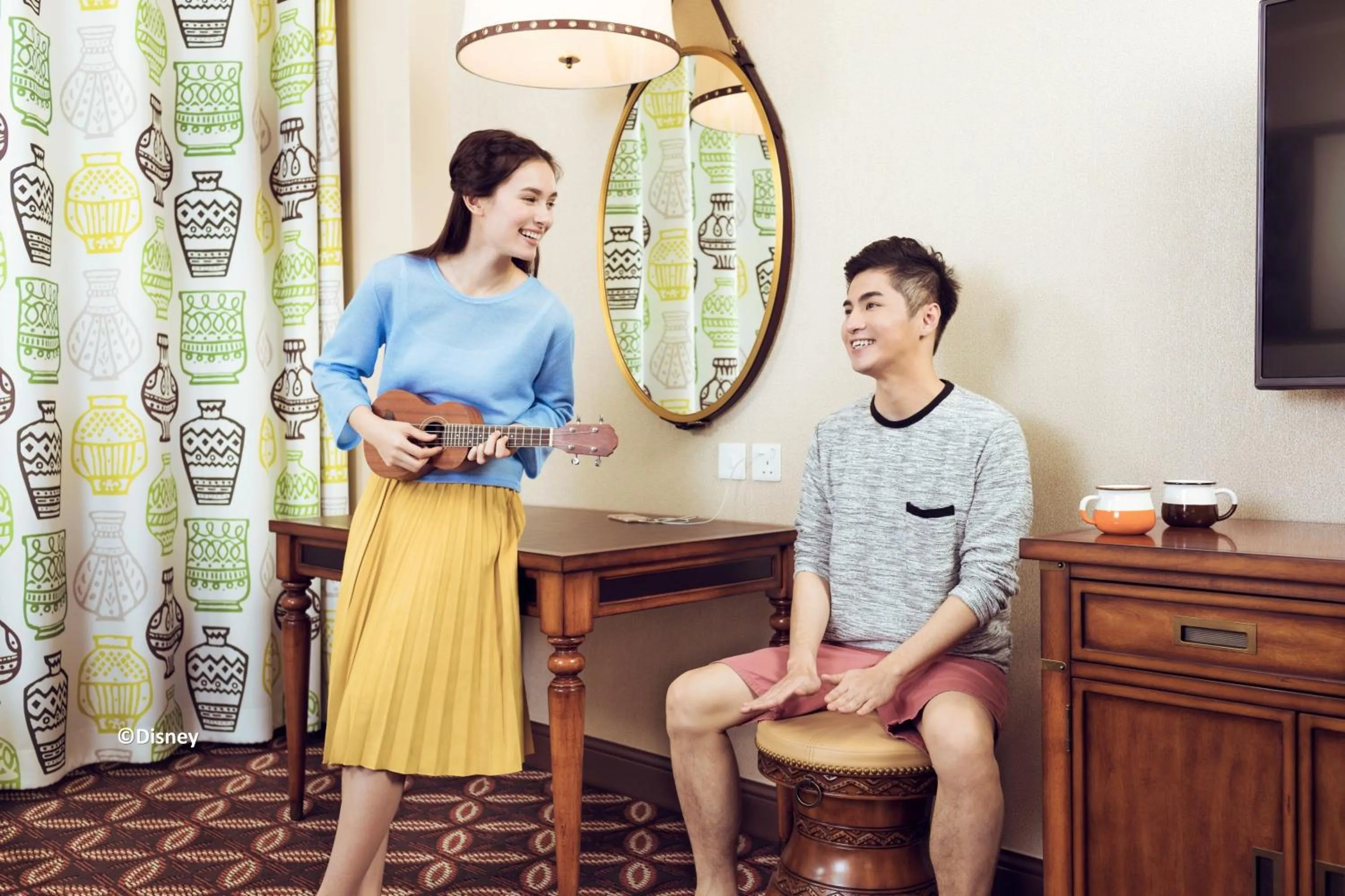 Seating area in Disney Explorers Lodge