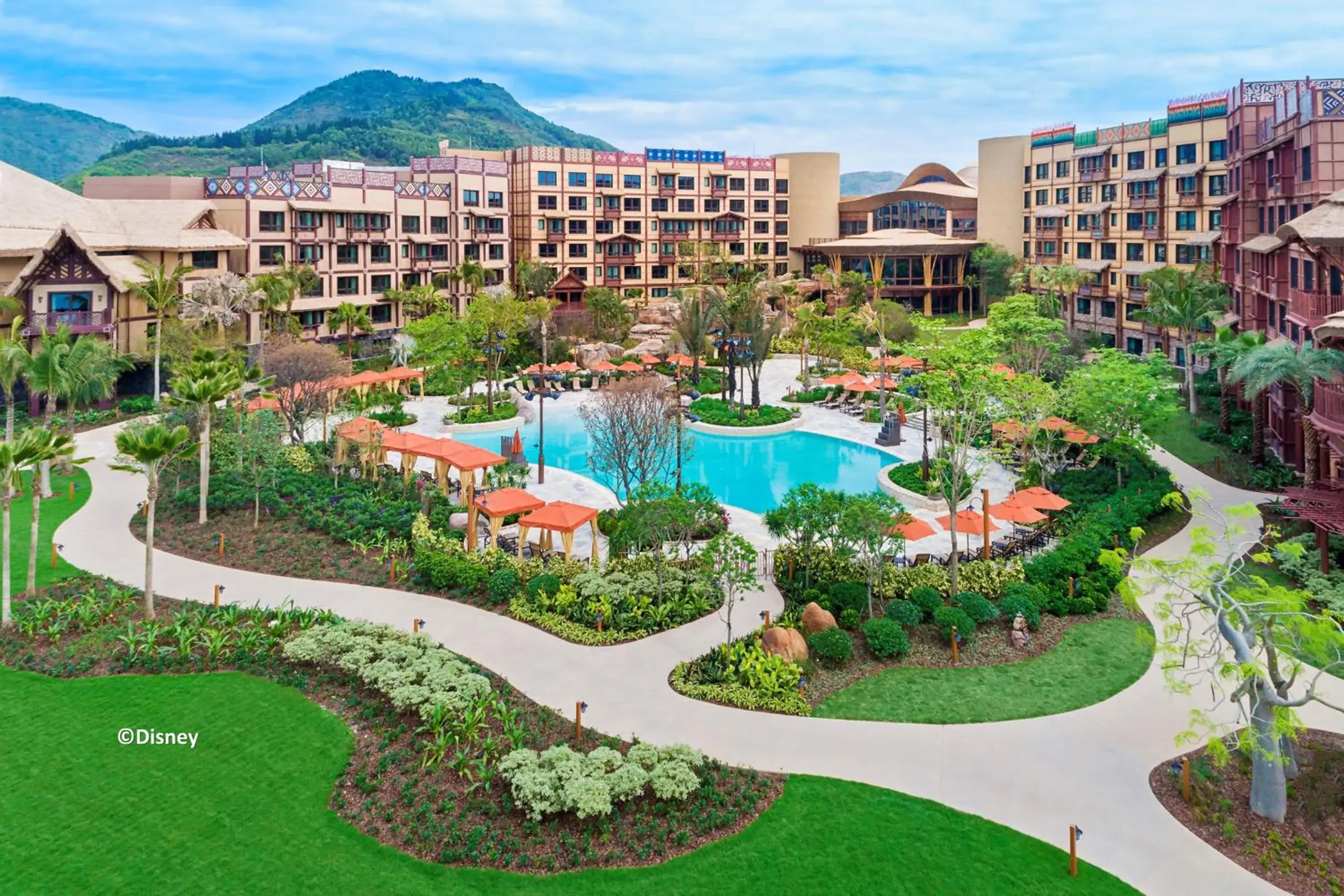 Property building in Disney Explorers Lodge Property building in Disney Explorers Lodge