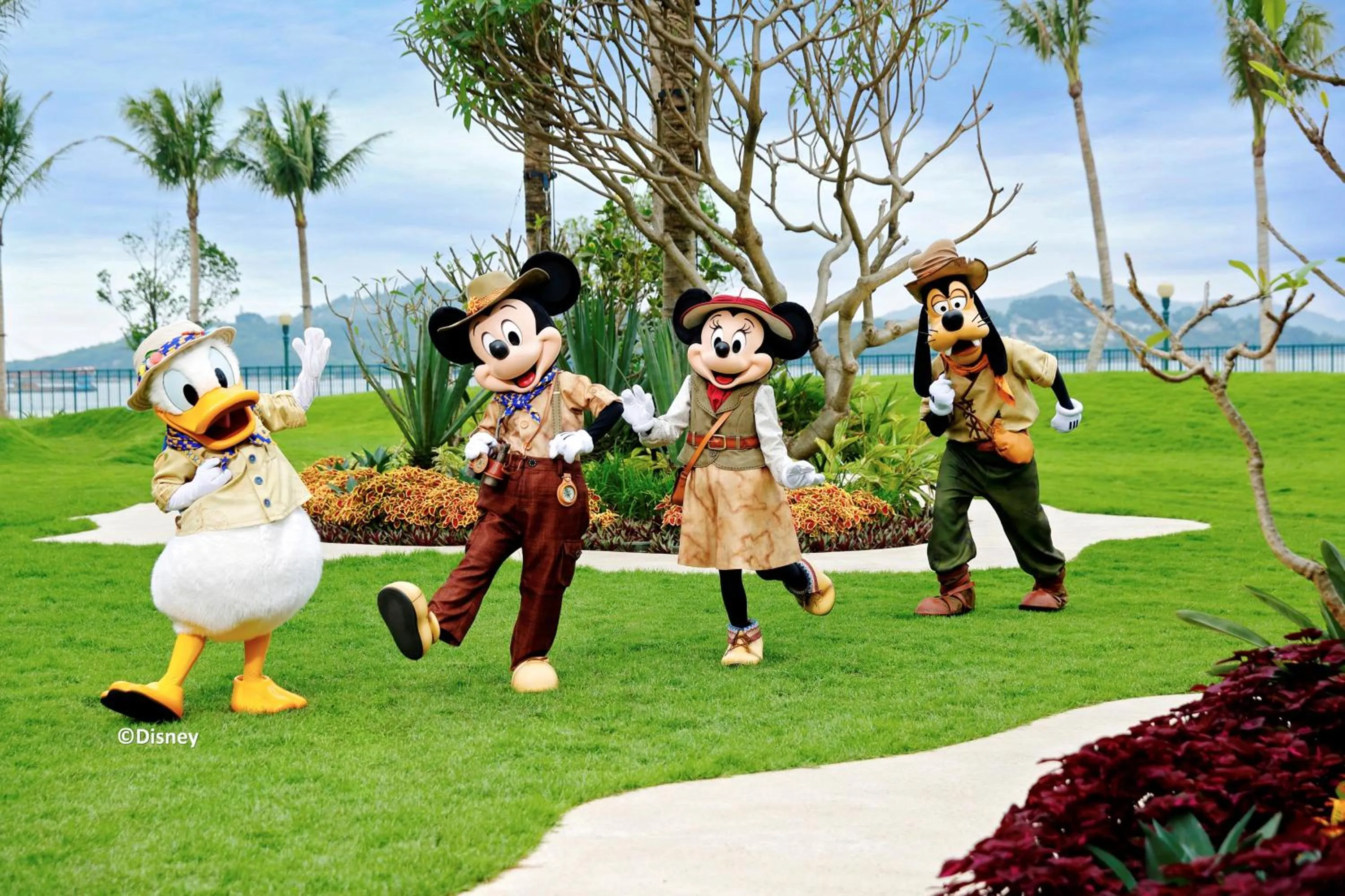 Garden in Disney Explorers Lodge