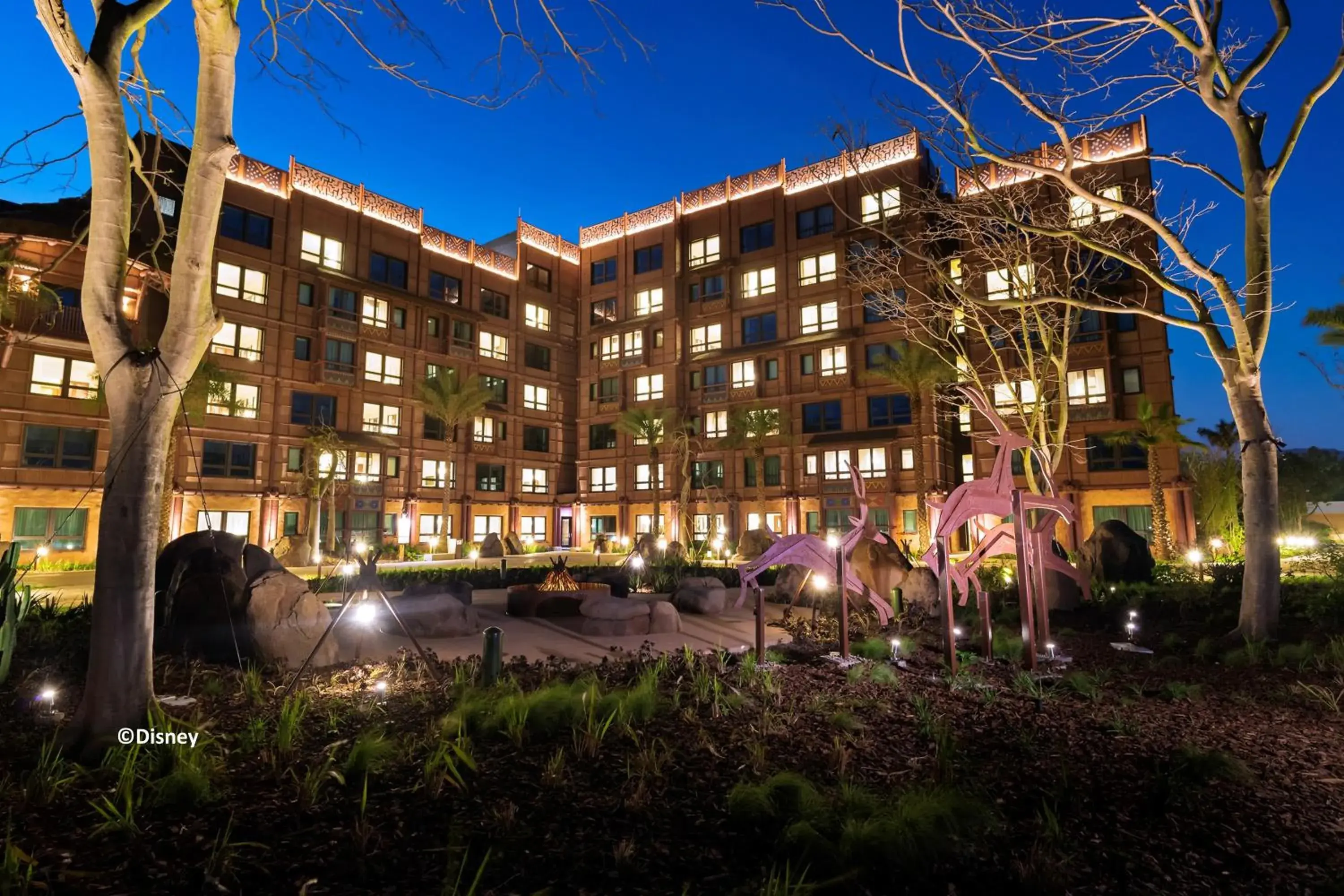 Property building in Disney Explorers Lodge Property building in Disney Explorers Lodge