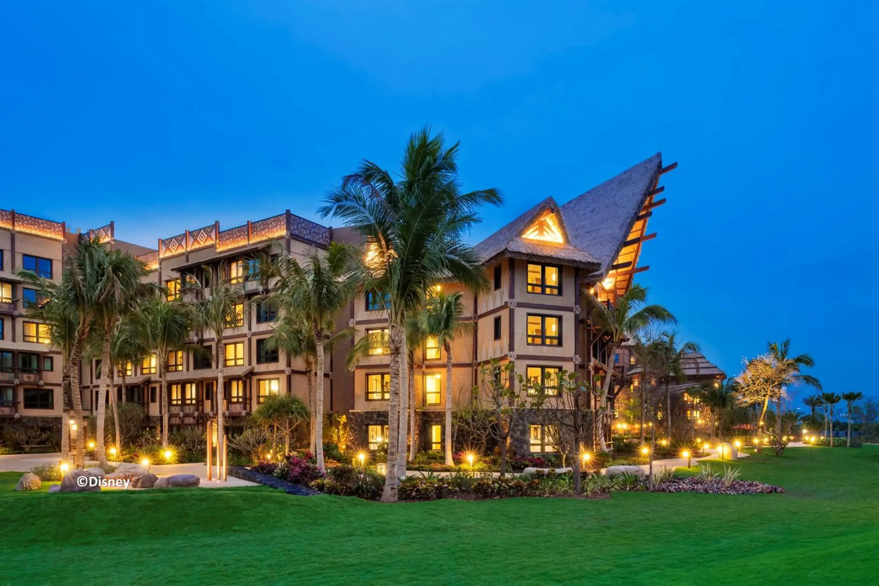 Property building in Disney Explorers Lodge Property building in Disney Explorers Lodge