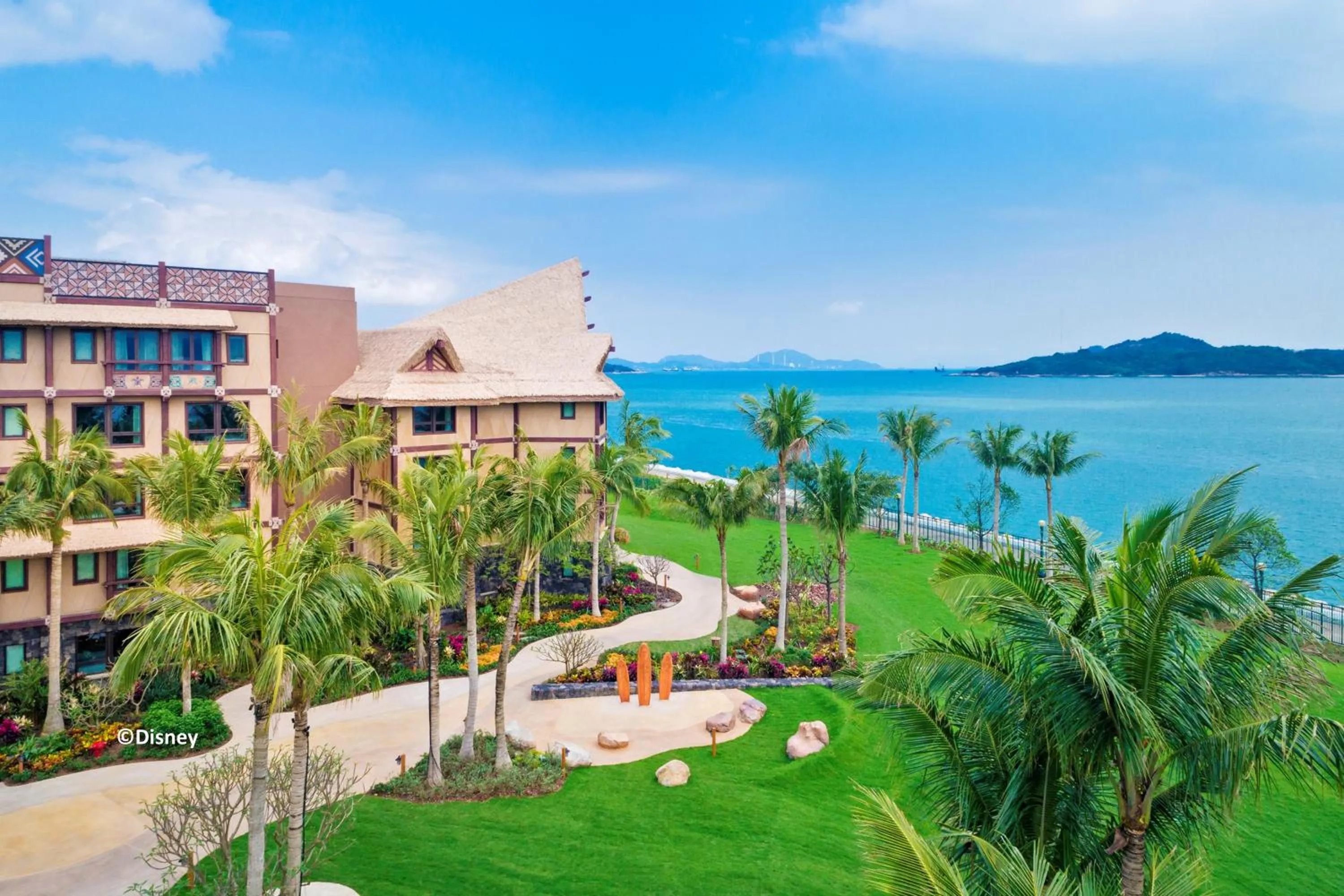Garden in Disney Explorers Lodge