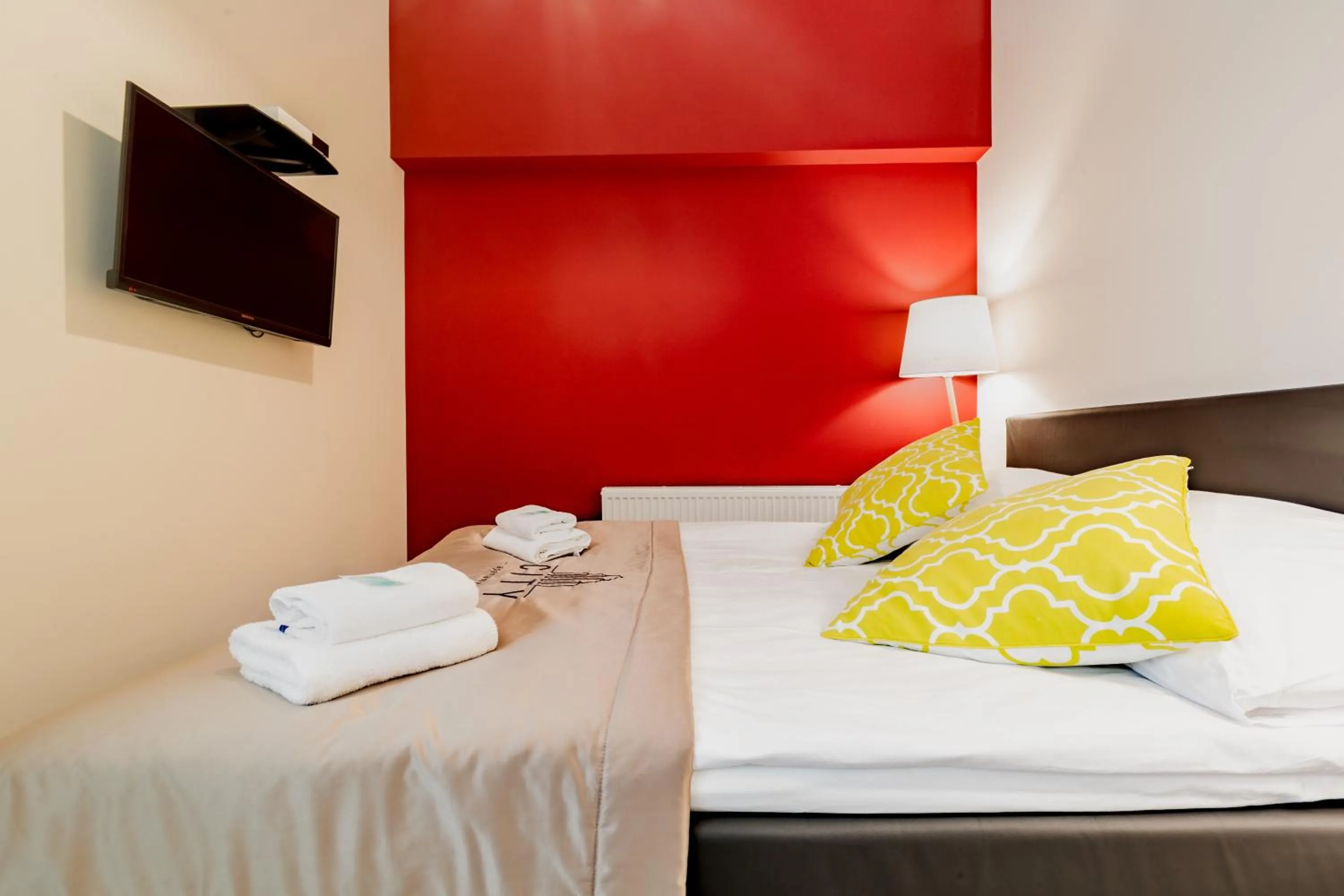 Bedroom, Bed in Apartamenty City.