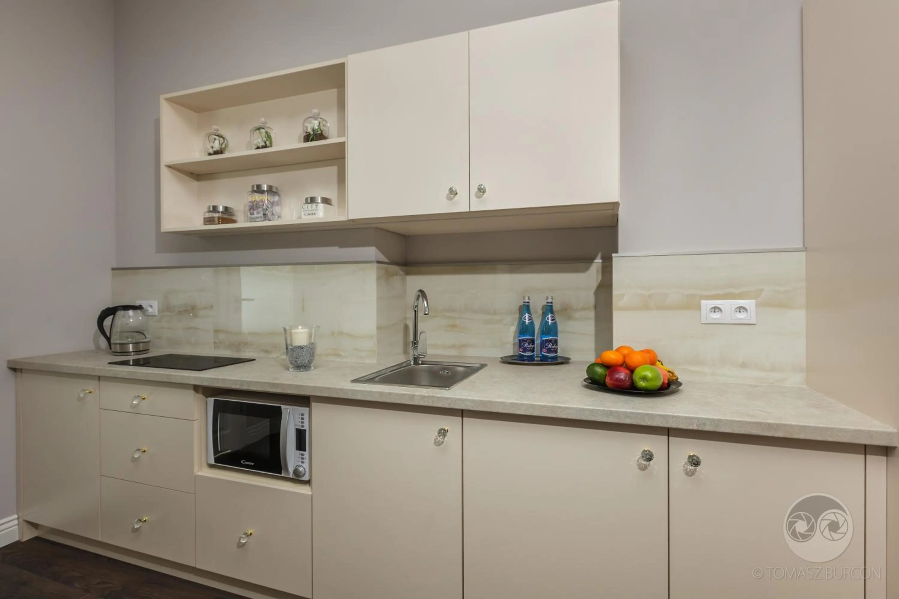 Coffee/tea facilities in Apartamenty City.