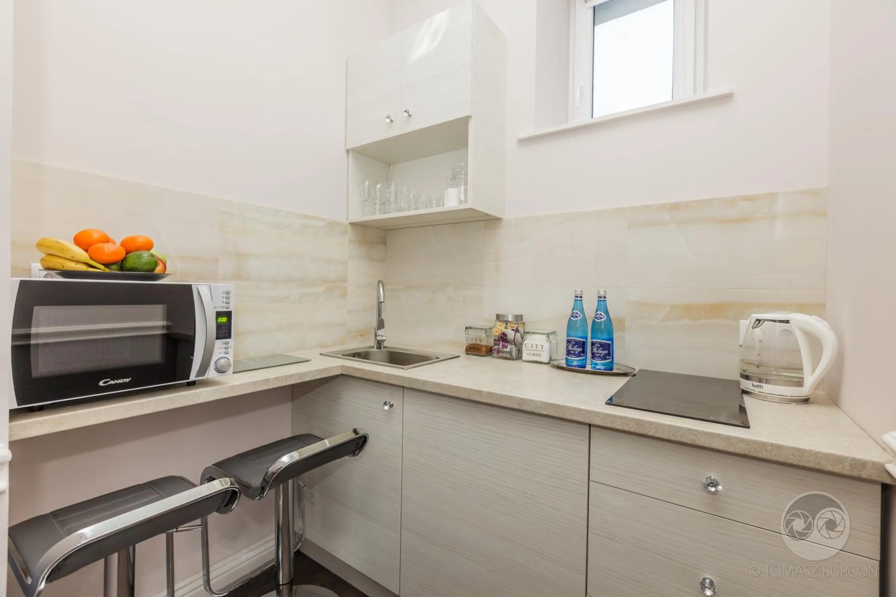 Coffee/tea facilities in Apartamenty City.