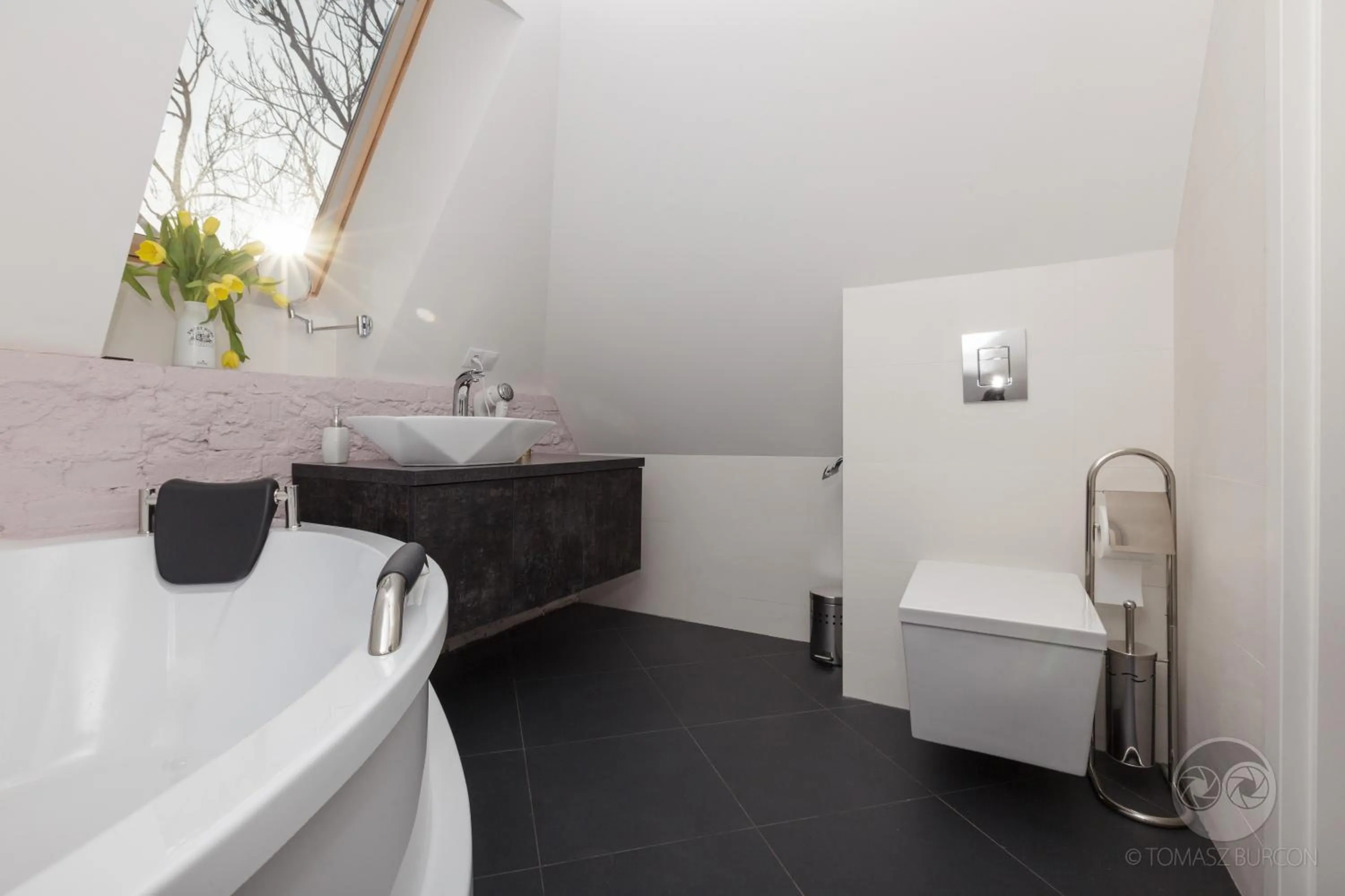 Bathroom in Apartamenty City.