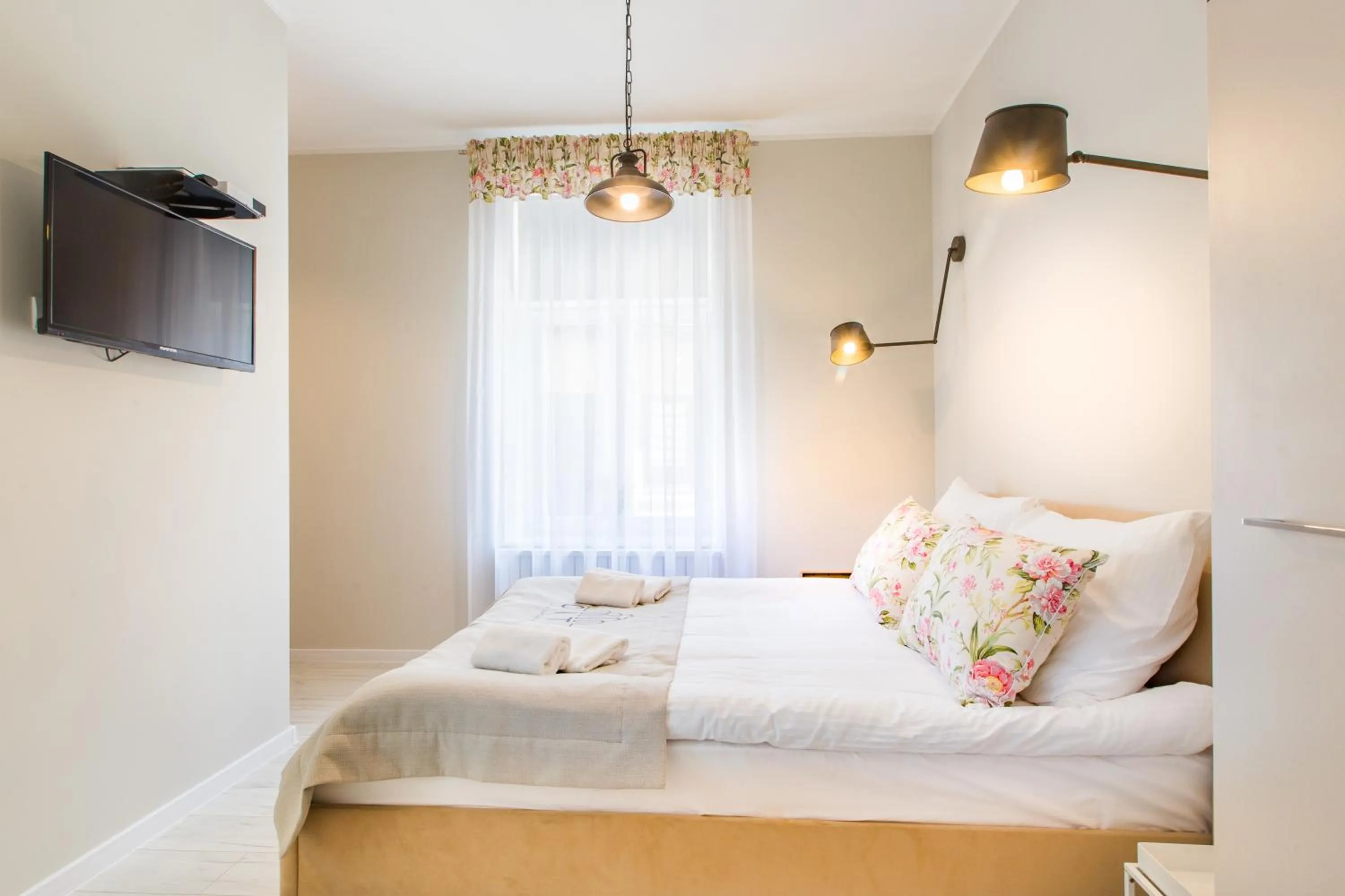 Bedroom, Bed in Apartamenty City.