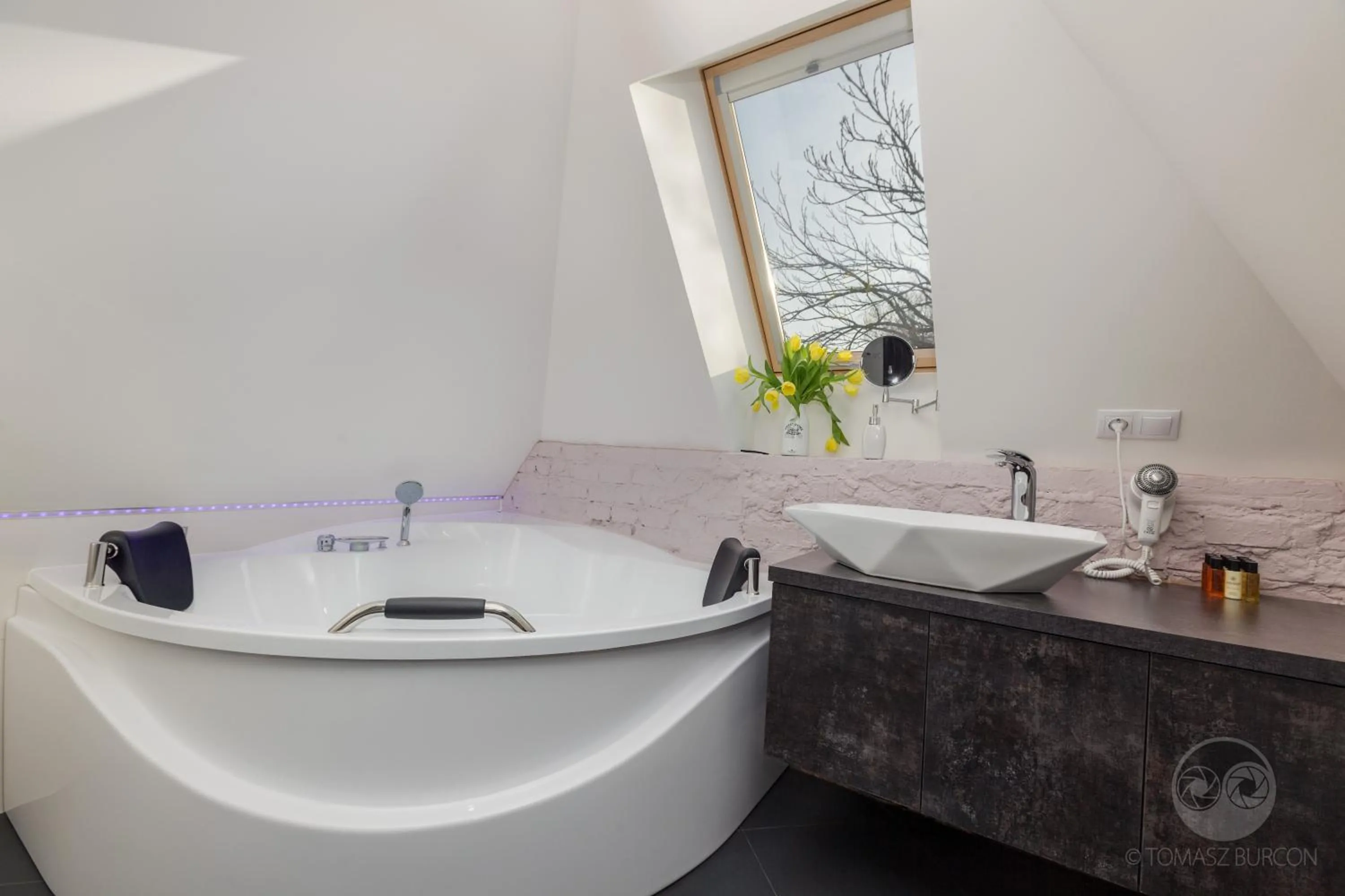 Bathroom in Apartamenty City.