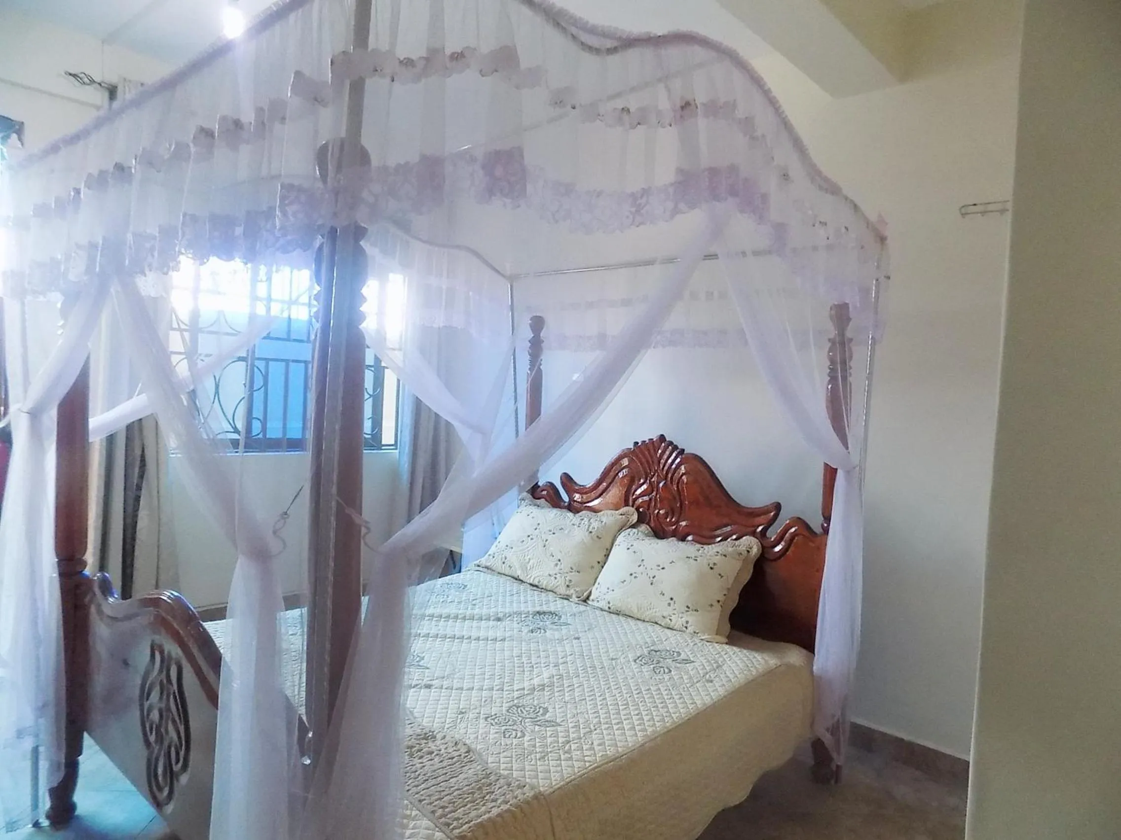 Photo of the whole room in Japs Motel Mbarara