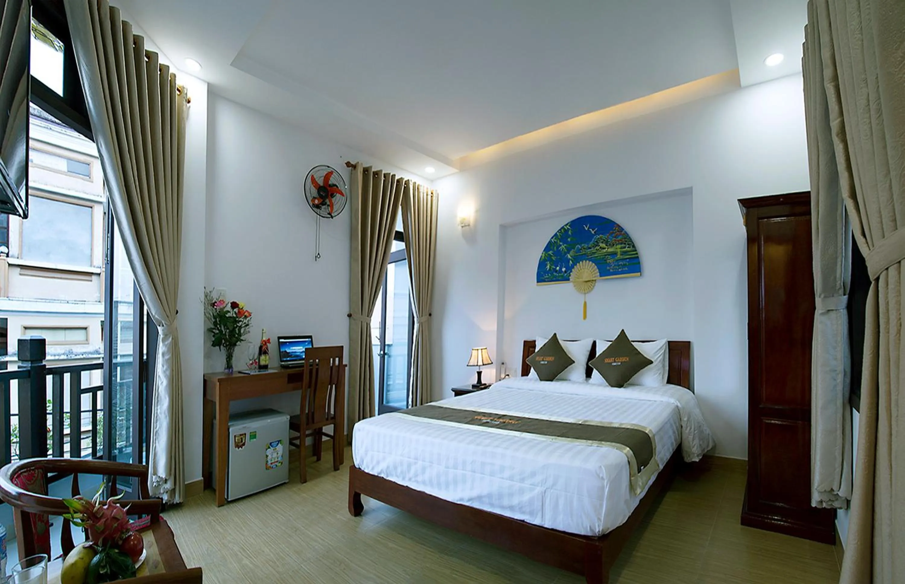 Deluxe Double Room with Balcony in Smart Garden Homestay