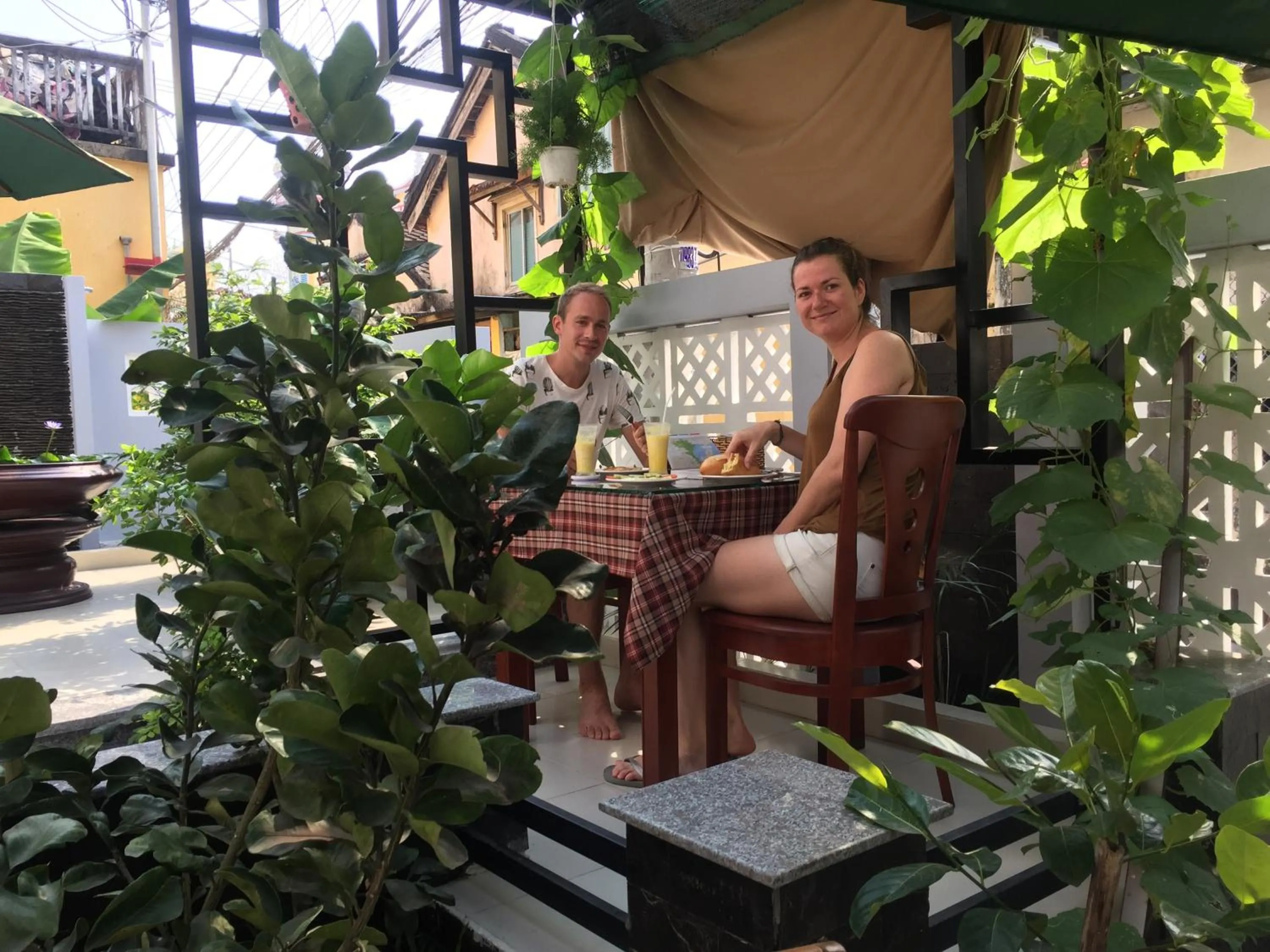 Restaurant/places to eat in Smart Garden Homestay