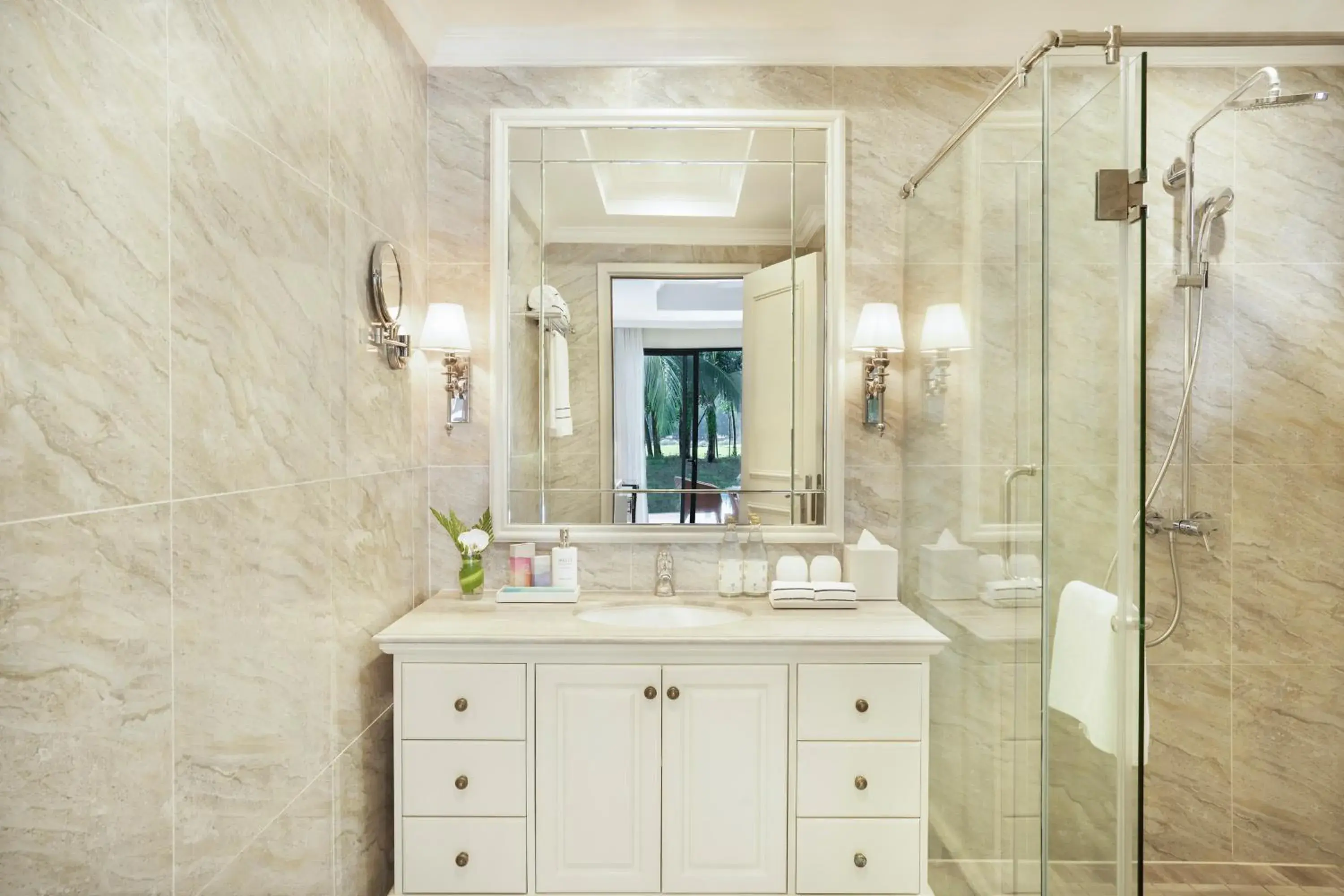 Bathroom in Melia Vinpearl Phu Quoc Bathroom in Melia Vinpearl Phu Quoc