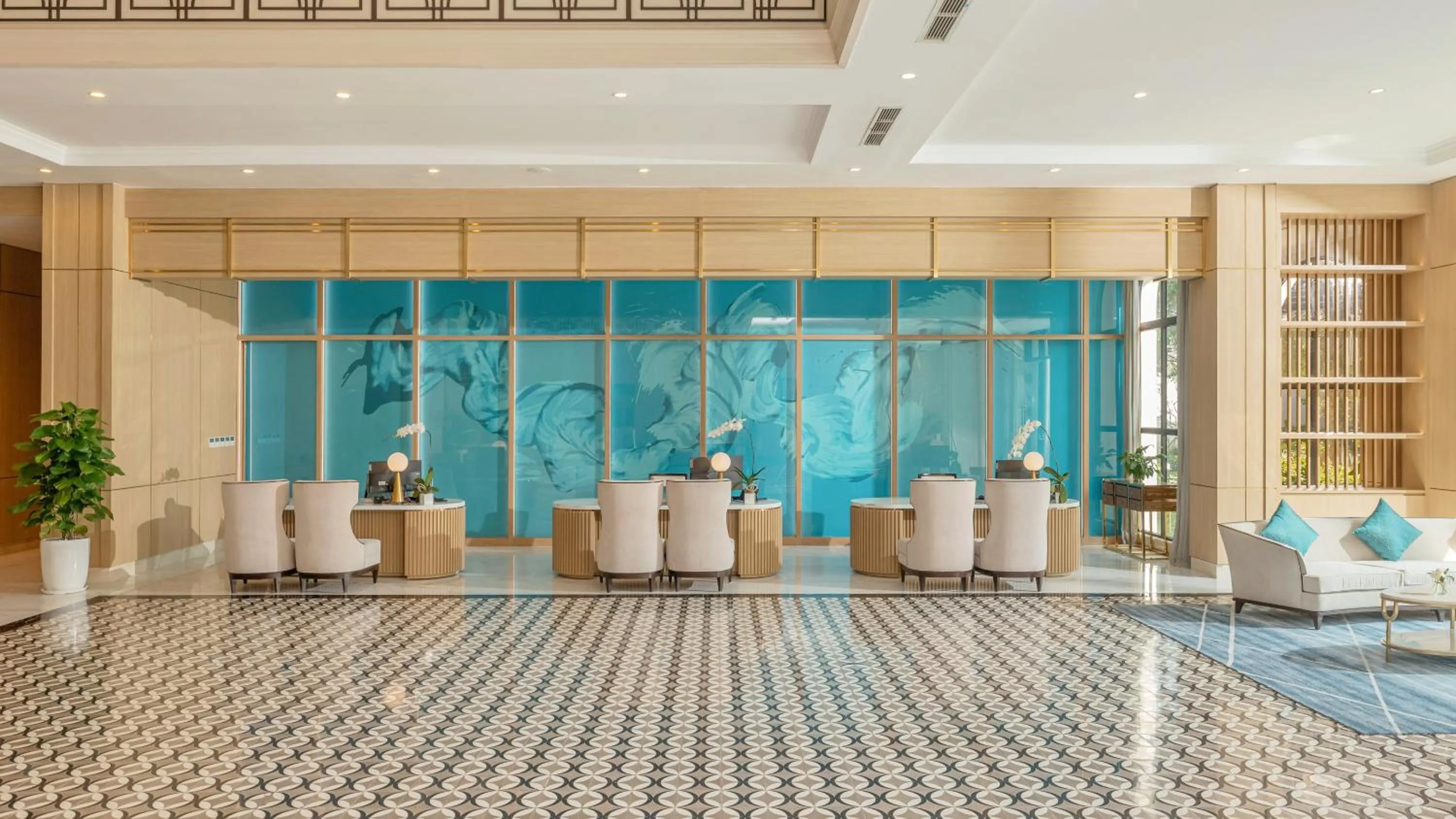 Lounge or bar in Melia Vinpearl Phu Quoc