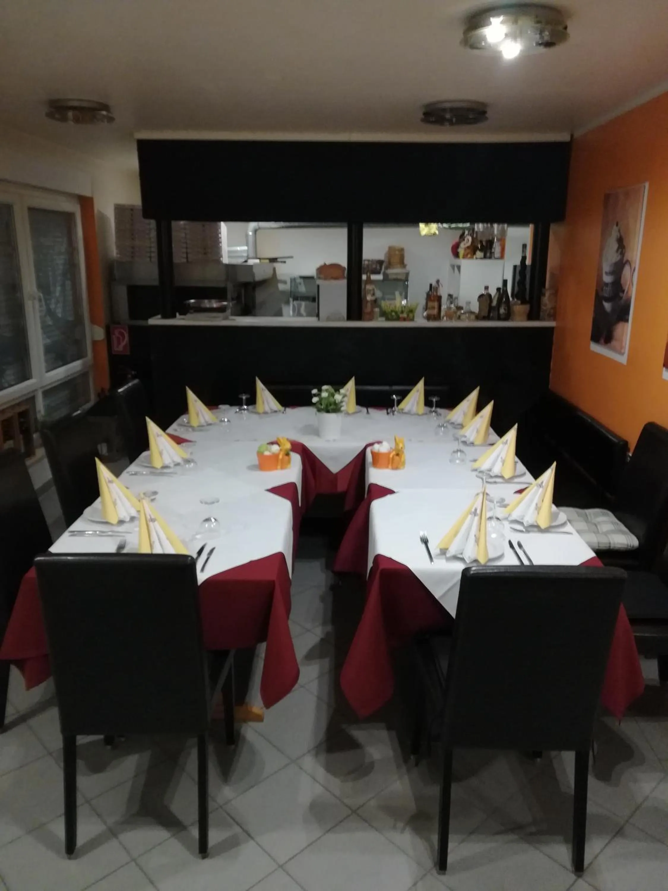 Restaurant/places to eat in Fino da Mario