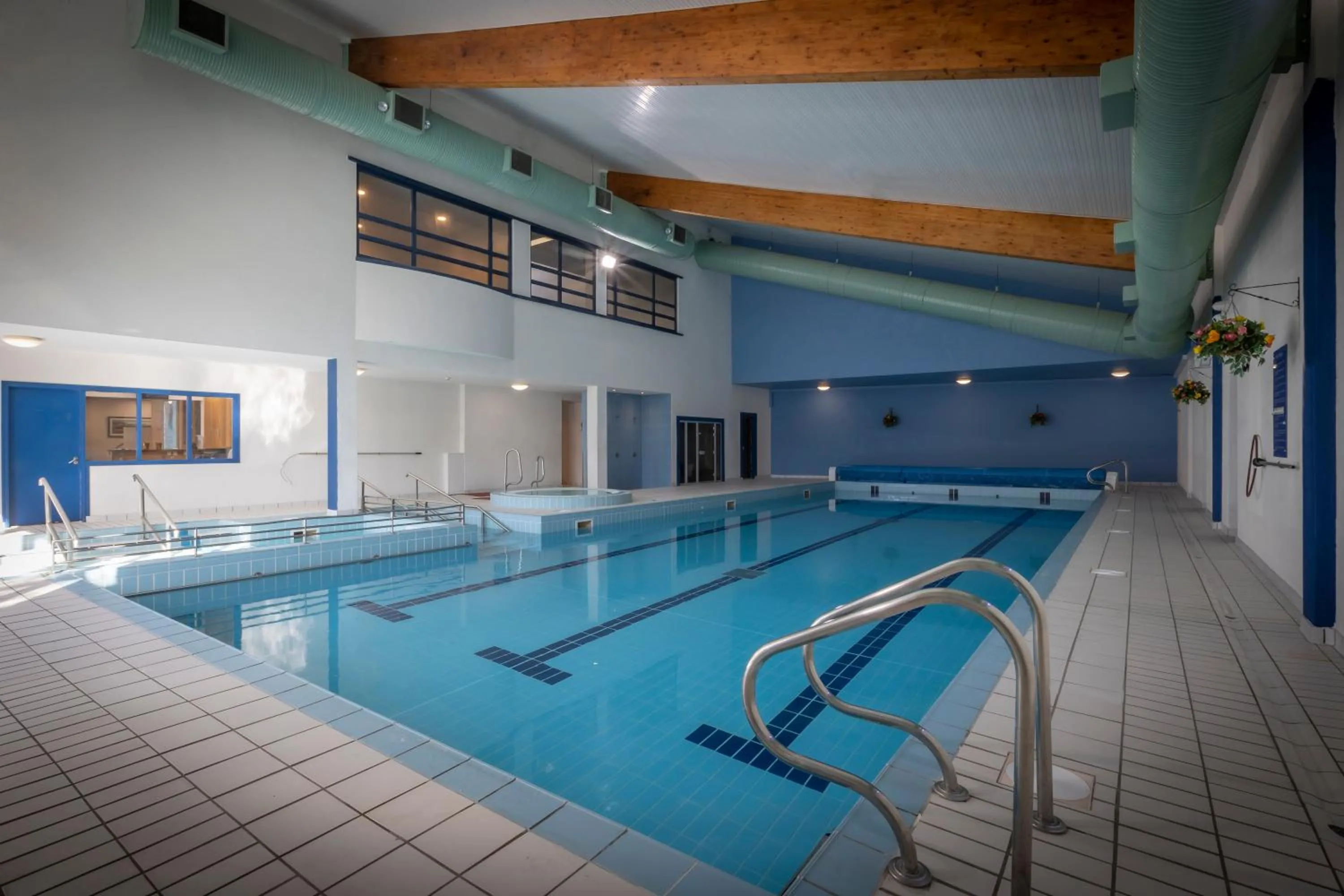 Swimming pool in Clifden Station House Hotel