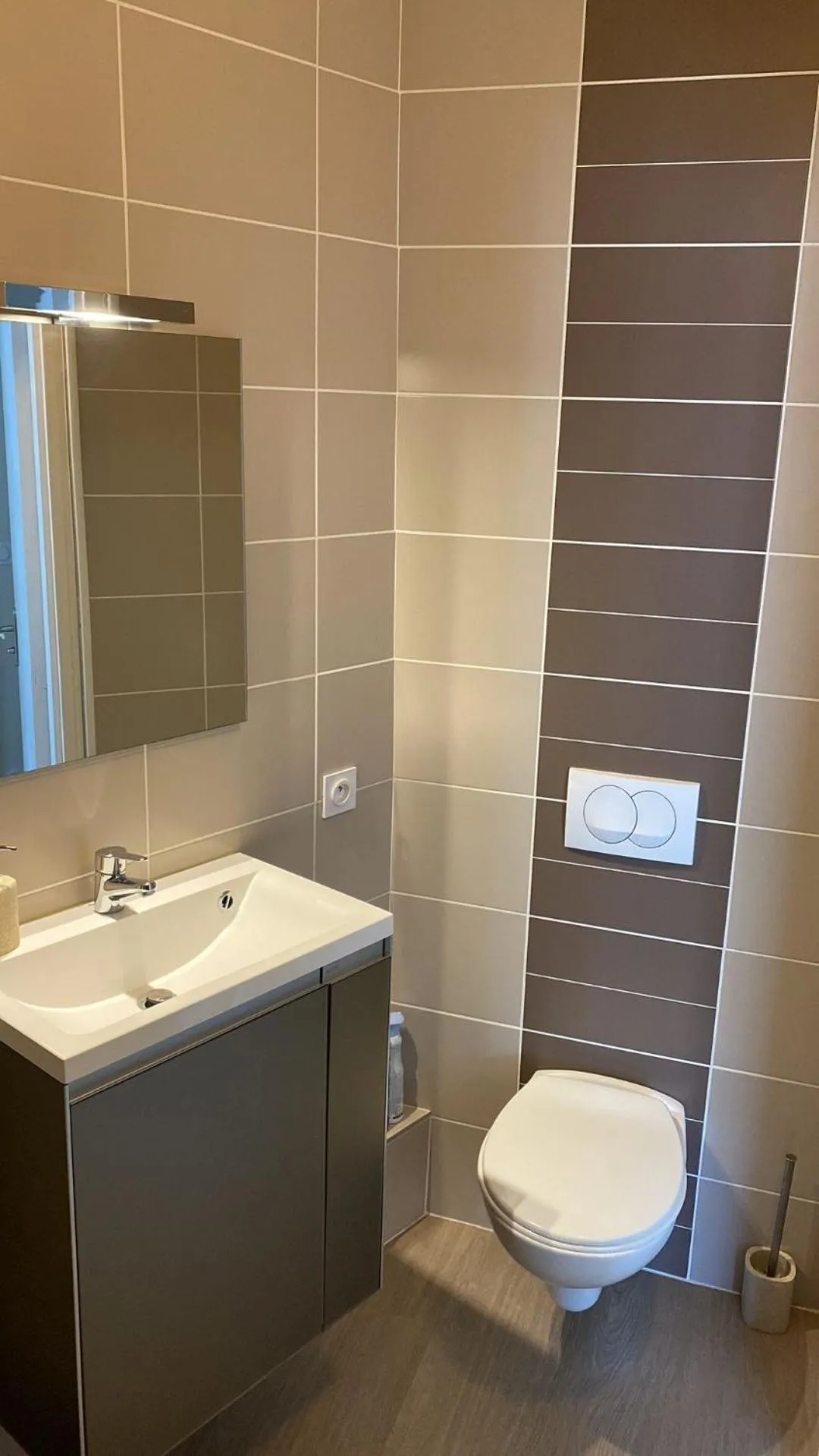 Bathroom in Appart' Hôtel Fauriel Saint-Etienne Parking privé balcon wifi