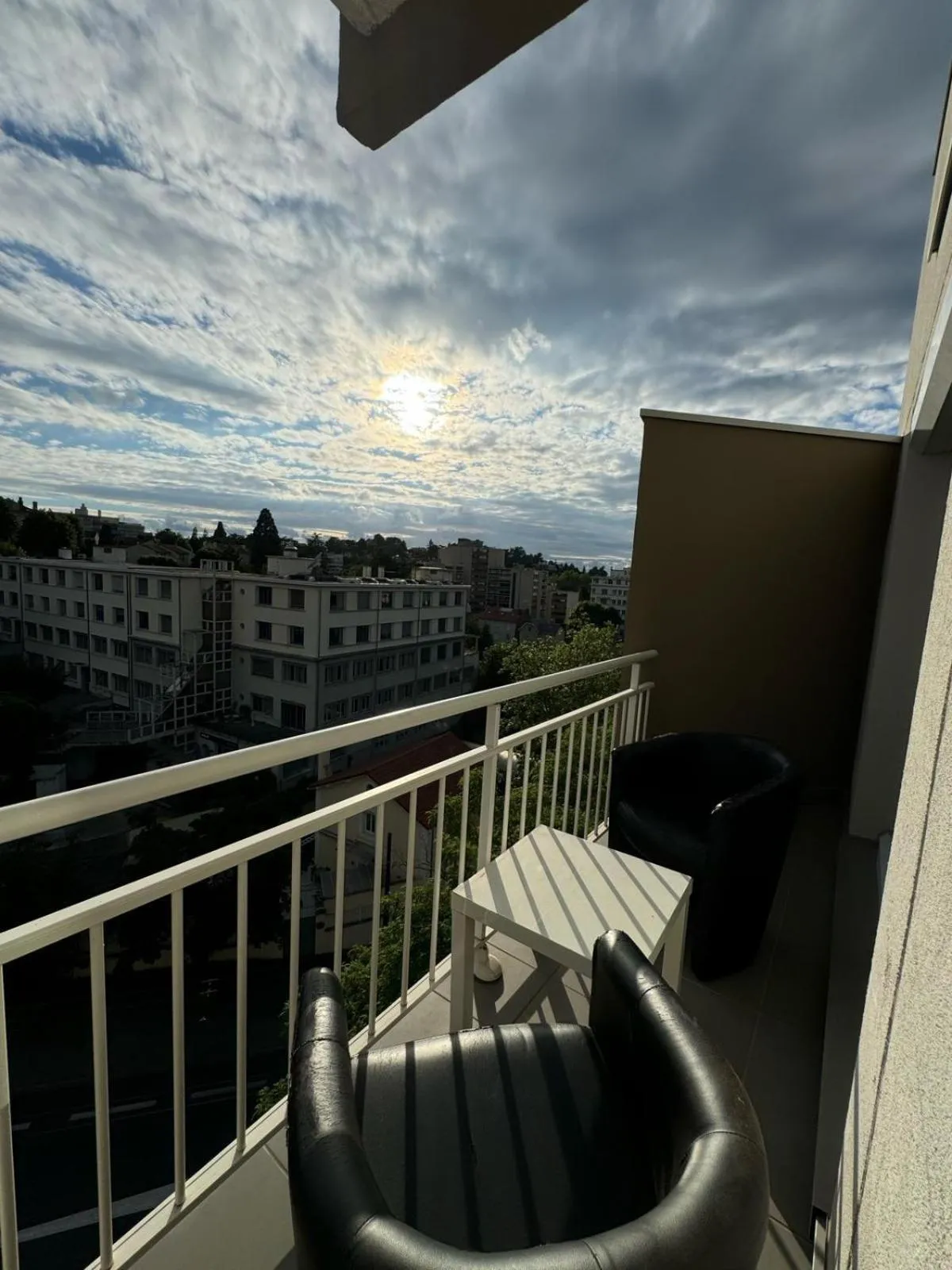 Balcony/Terrace in Appart' Hôtel Fauriel Saint-Etienne Parking privé balcon wifi
