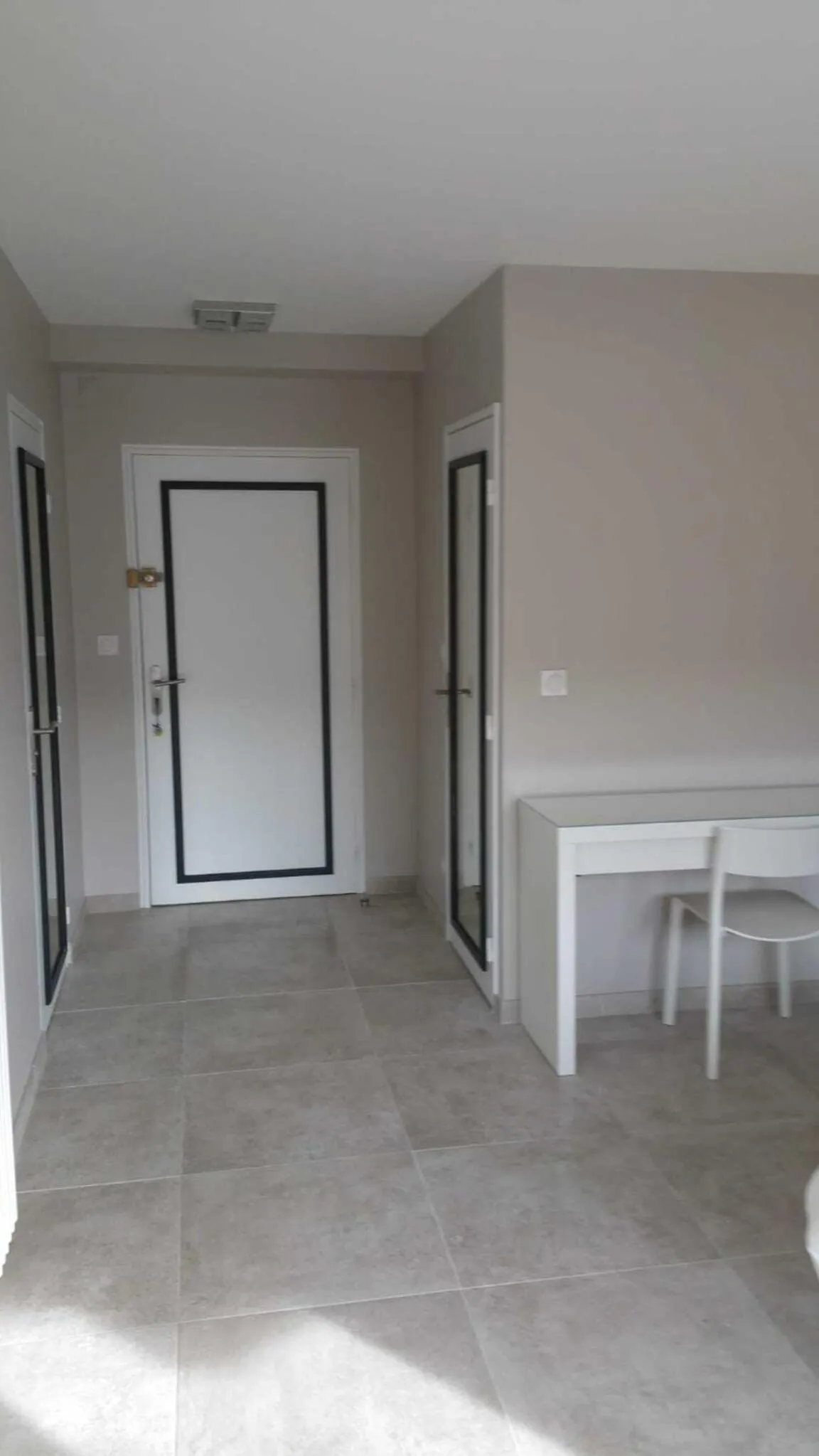 Living room in Appart' Hôtel Fauriel Saint-Etienne Parking privé balcon wifi