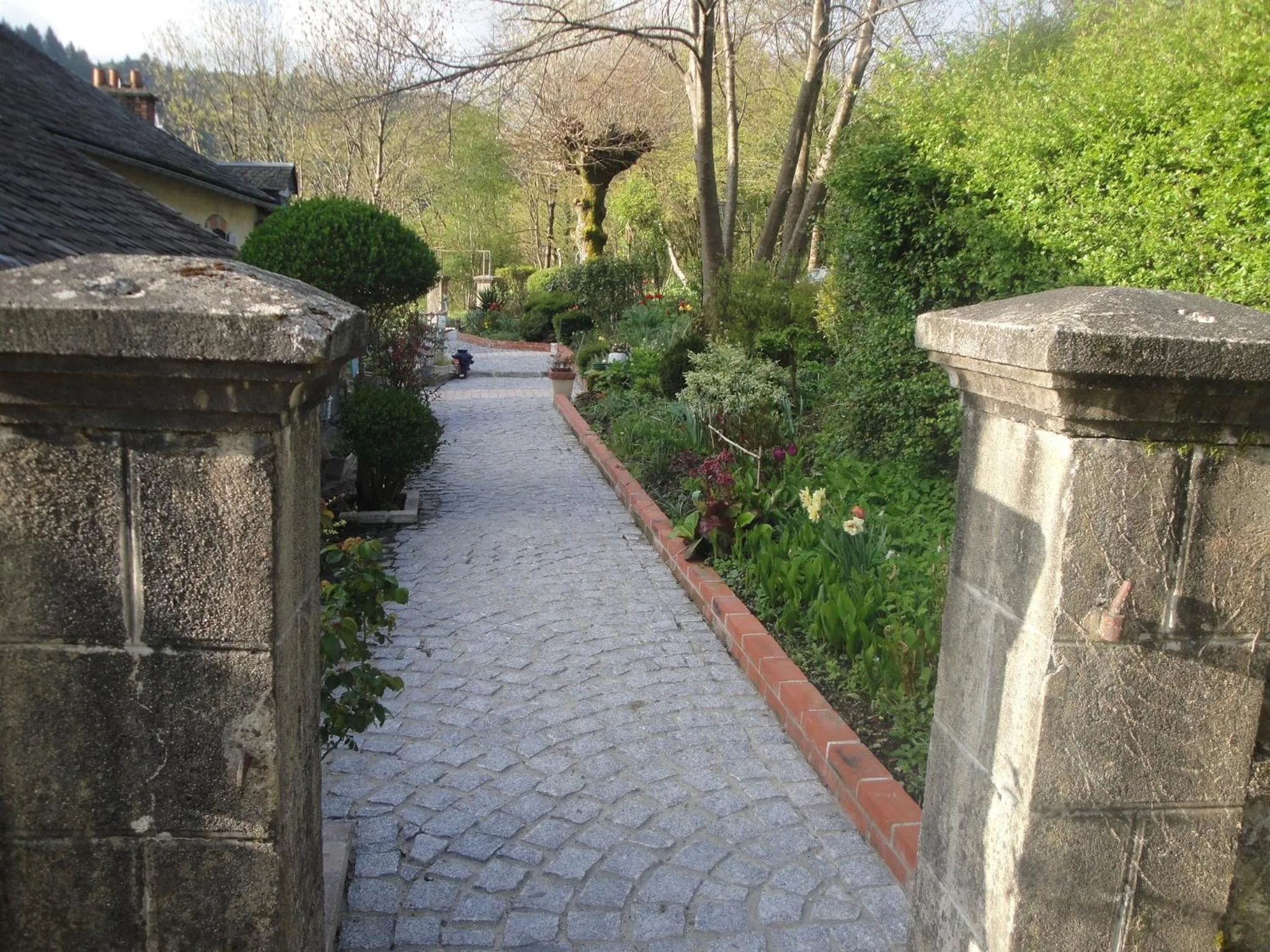 People in Le Relais des Capucines