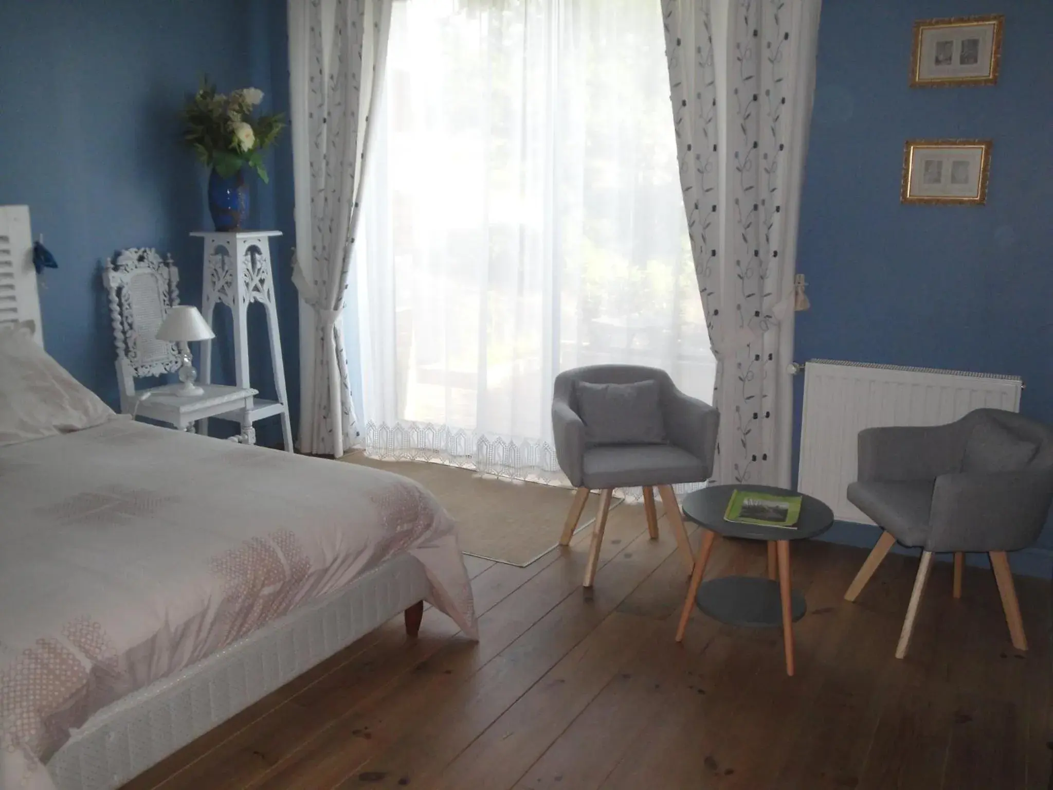 Double Room with Private Bathroom in Le Relais des Capucines Double Room with Private Bathroom in Le Relais des Capucines