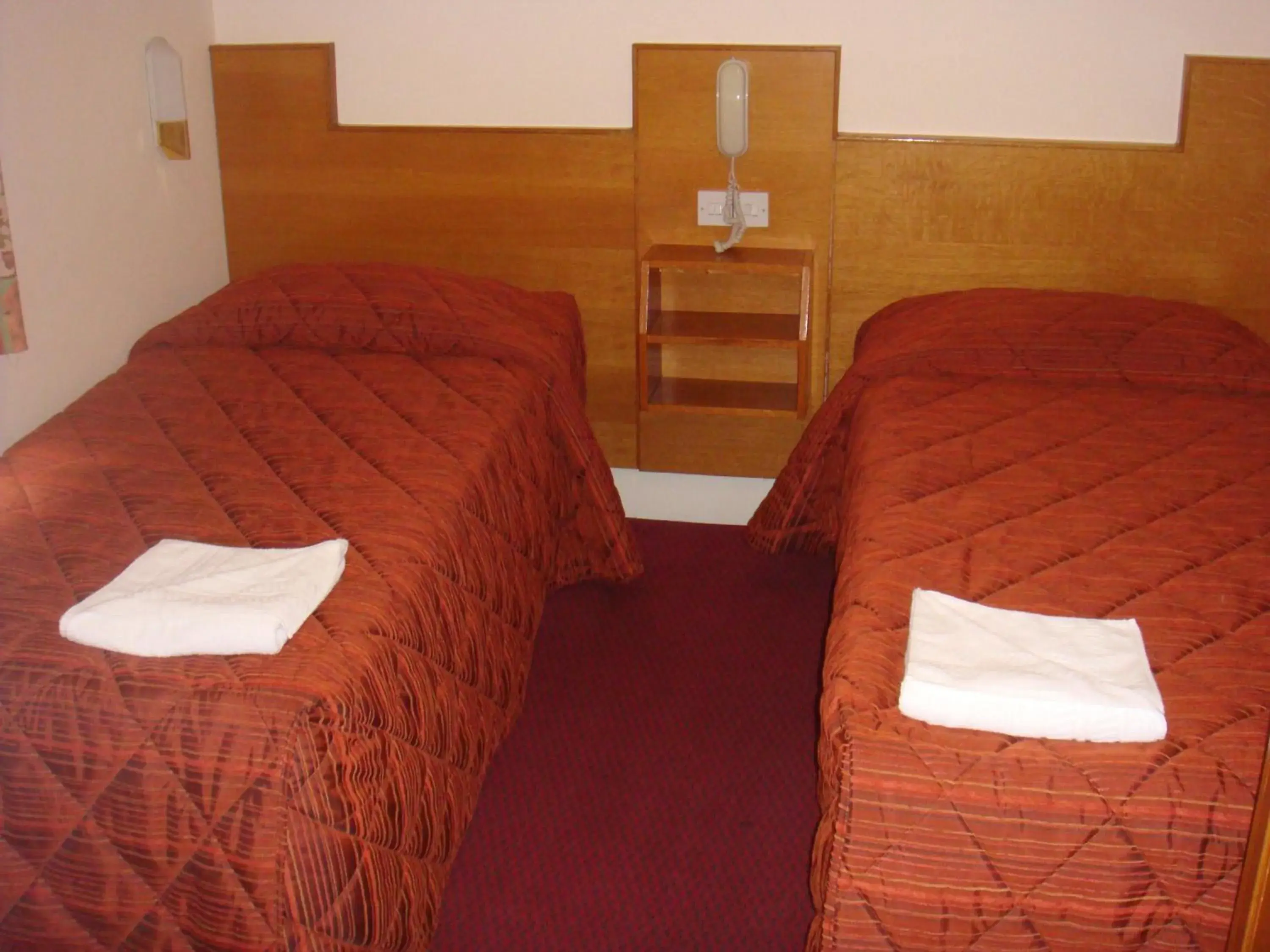 Bed in Seymour Hotel Bed in Seymour Hotel