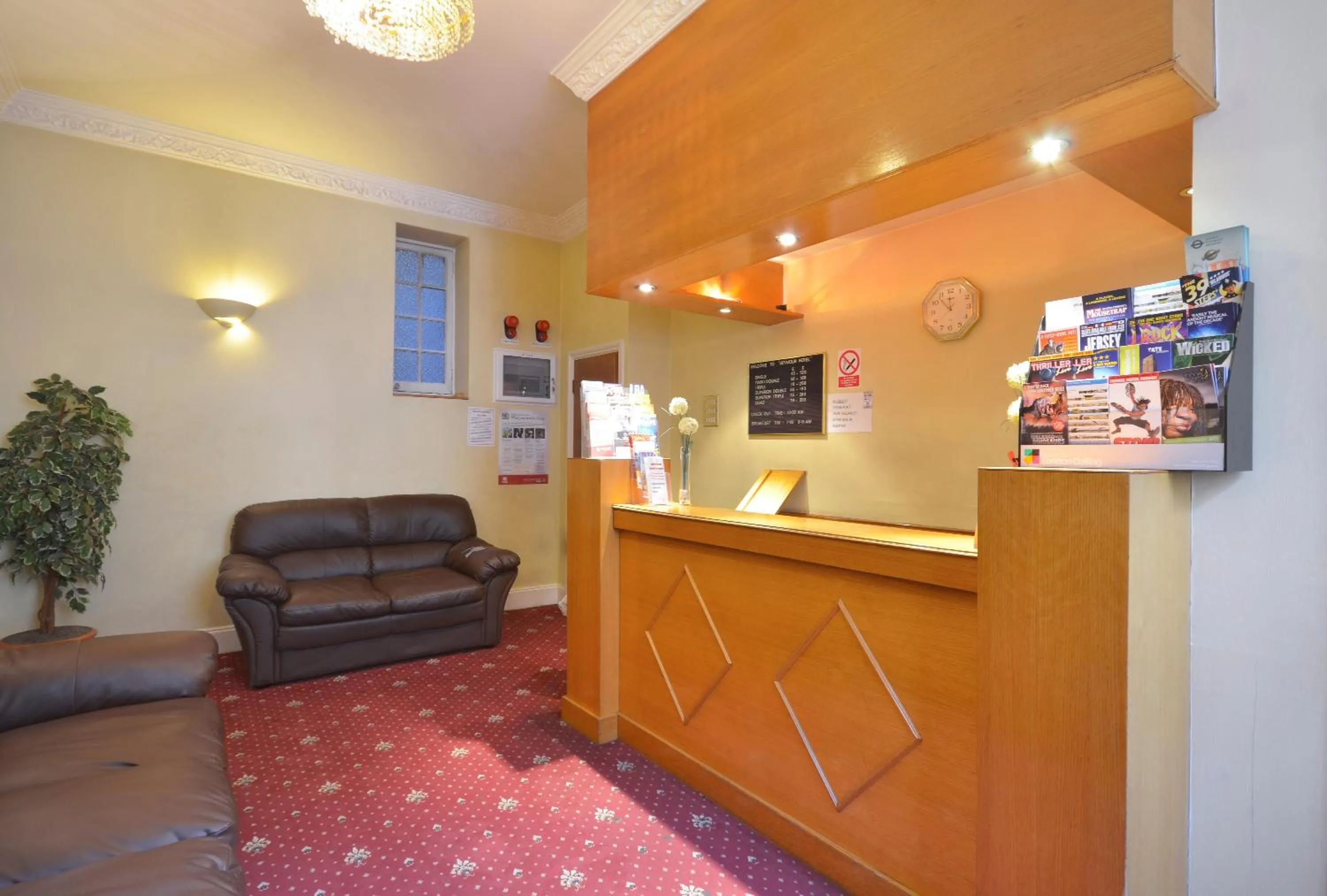 Lobby or reception in Seymour Hotel