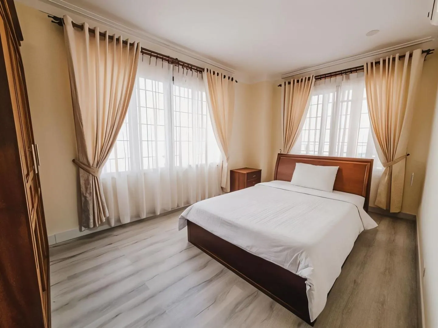 Bed in HAMPTONS Apartments