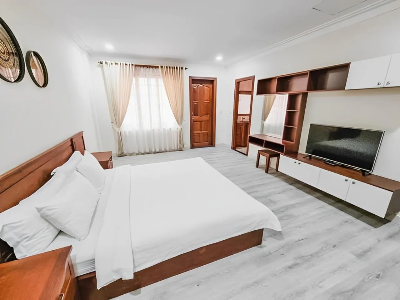 Bed in HAMPTONS Apartments