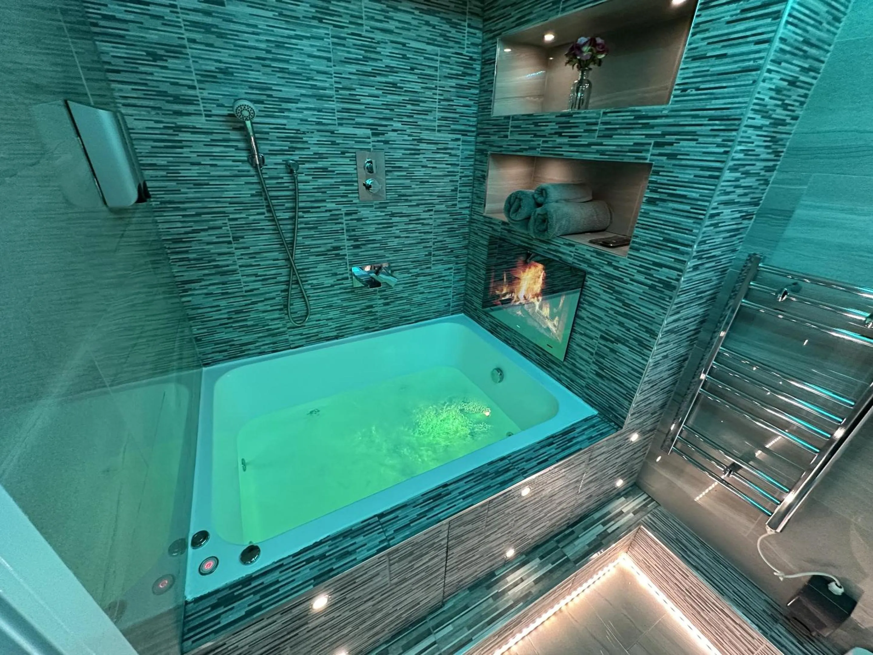 Hot Tub in Livit Serviced Apartments