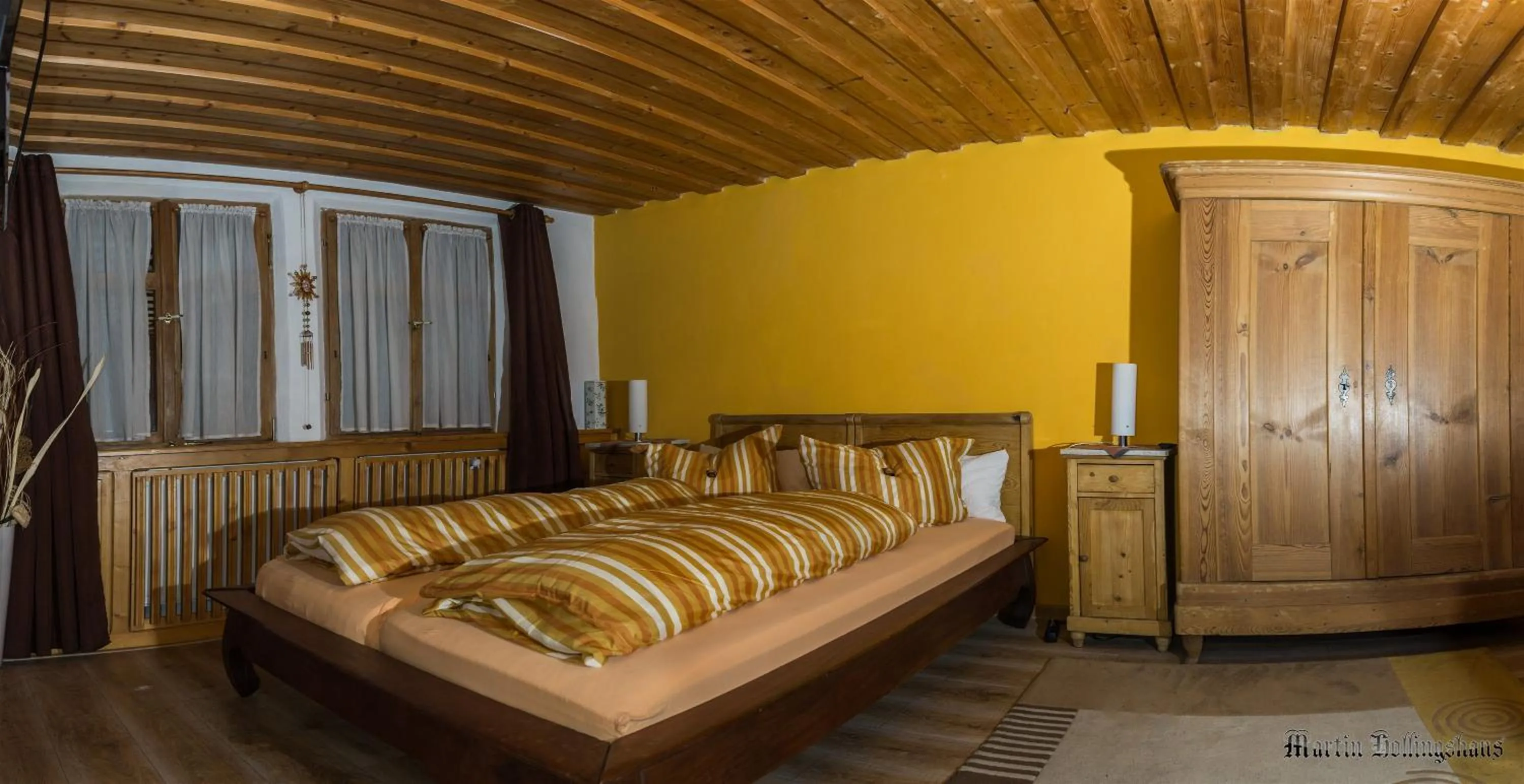 Photo of the whole room, Bed in Alte Poststation Goldener Hirsch
