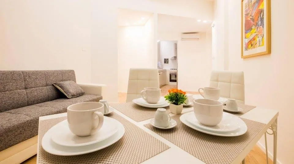 Kitchen or kitchenette in Dante 58