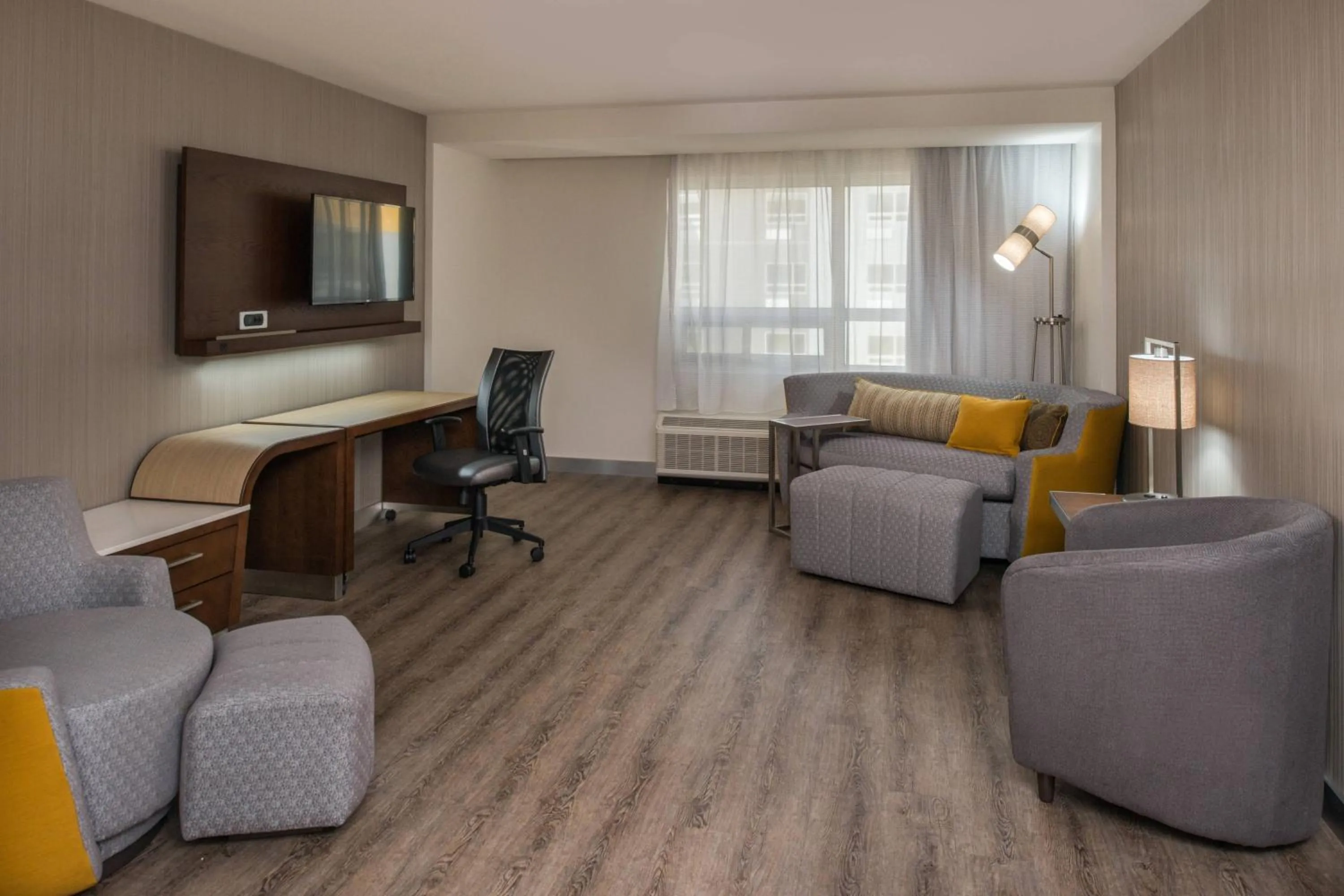 Living room in Courtyard by Marriott Temecula Murrieta