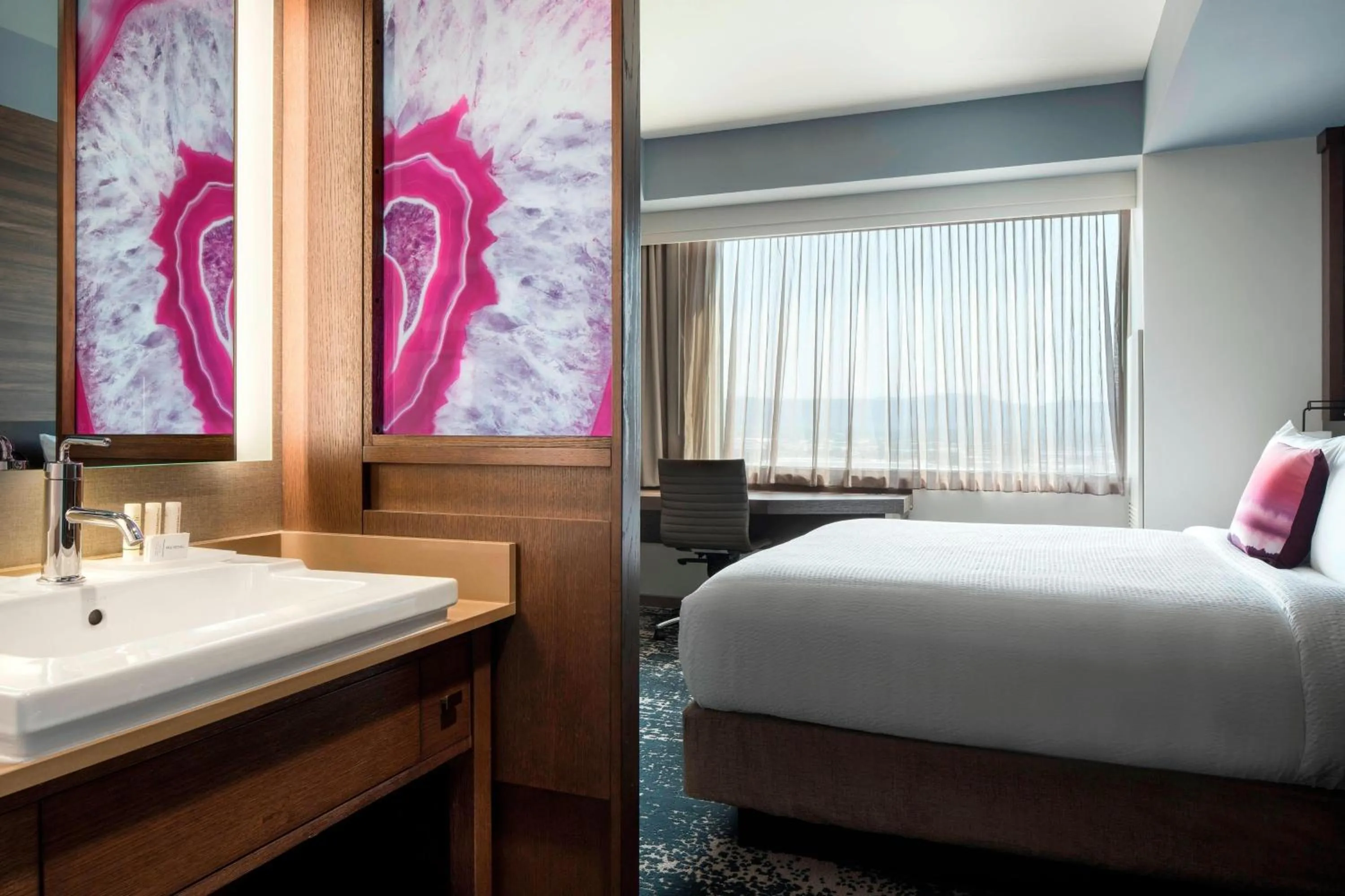 Bathroom, Bed in Residence Inn by Marriott Phoenix Downtown