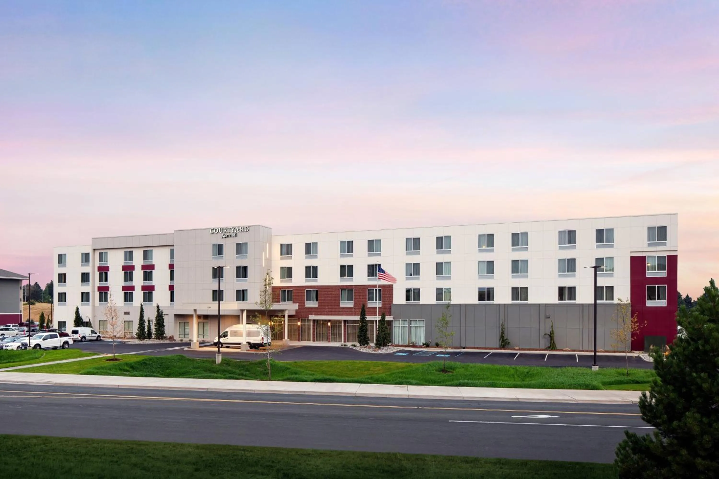 Property building in Courtyard by Marriott Pullman