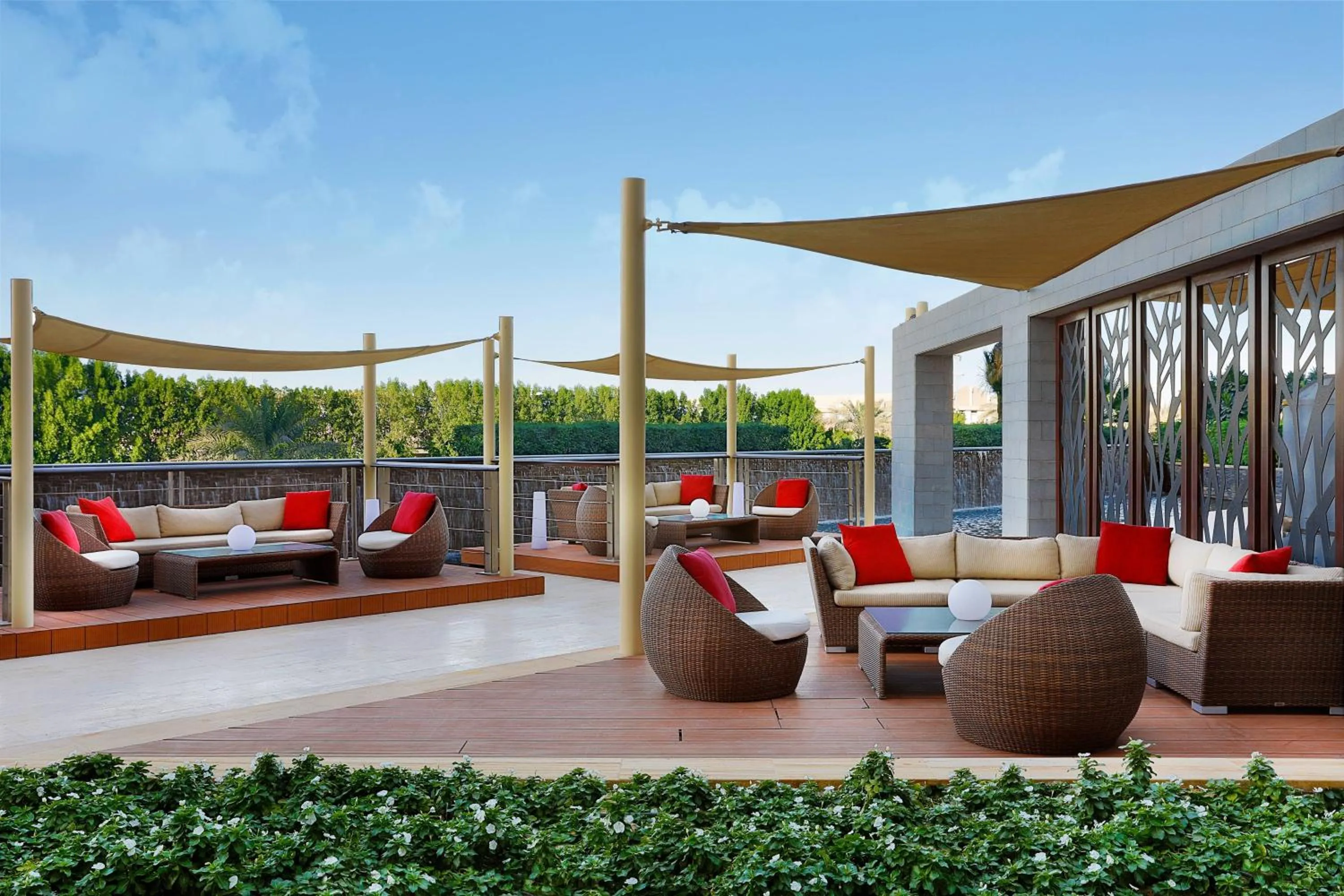 Lounge or bar in Marriott Hotel Al Forsan, Abu Dhabi