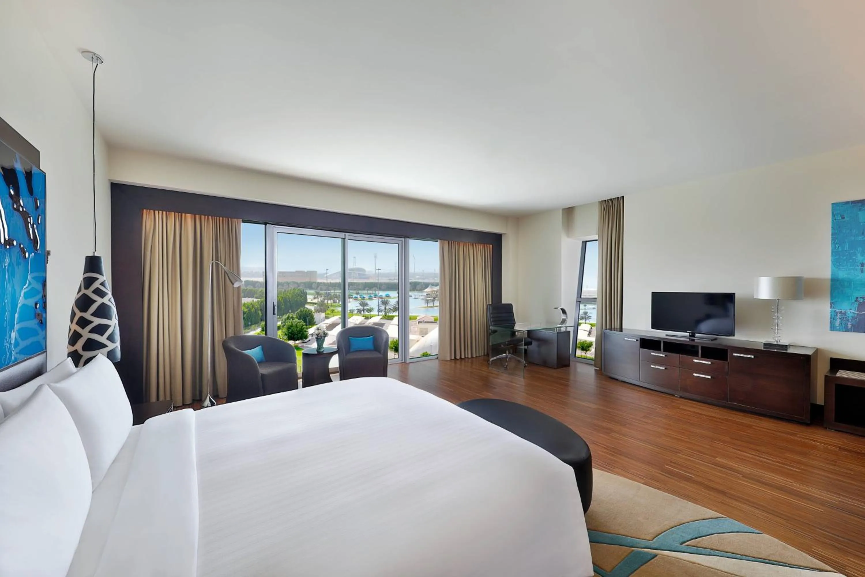 Photo of the whole room, Bed in Marriott Hotel Al Forsan, Abu Dhabi