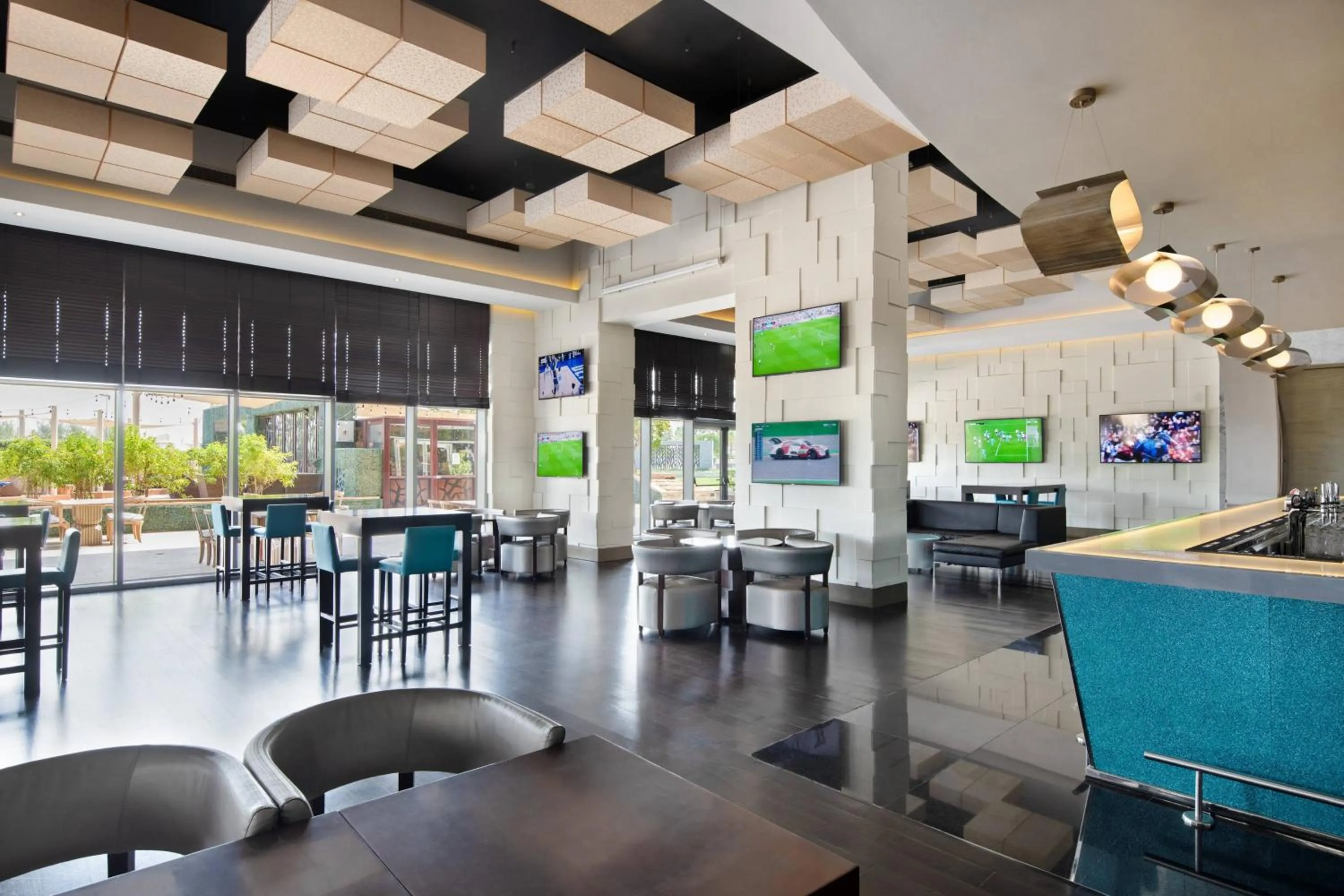 Lounge or bar in Marriott Hotel Al Forsan, Abu Dhabi