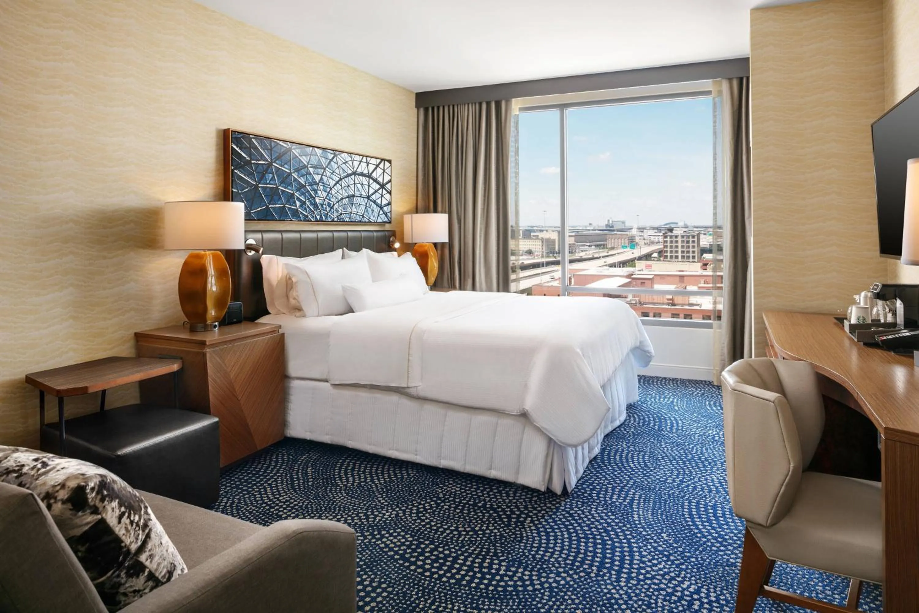 Photo of the whole room, Bed in The Westin Milwaukee