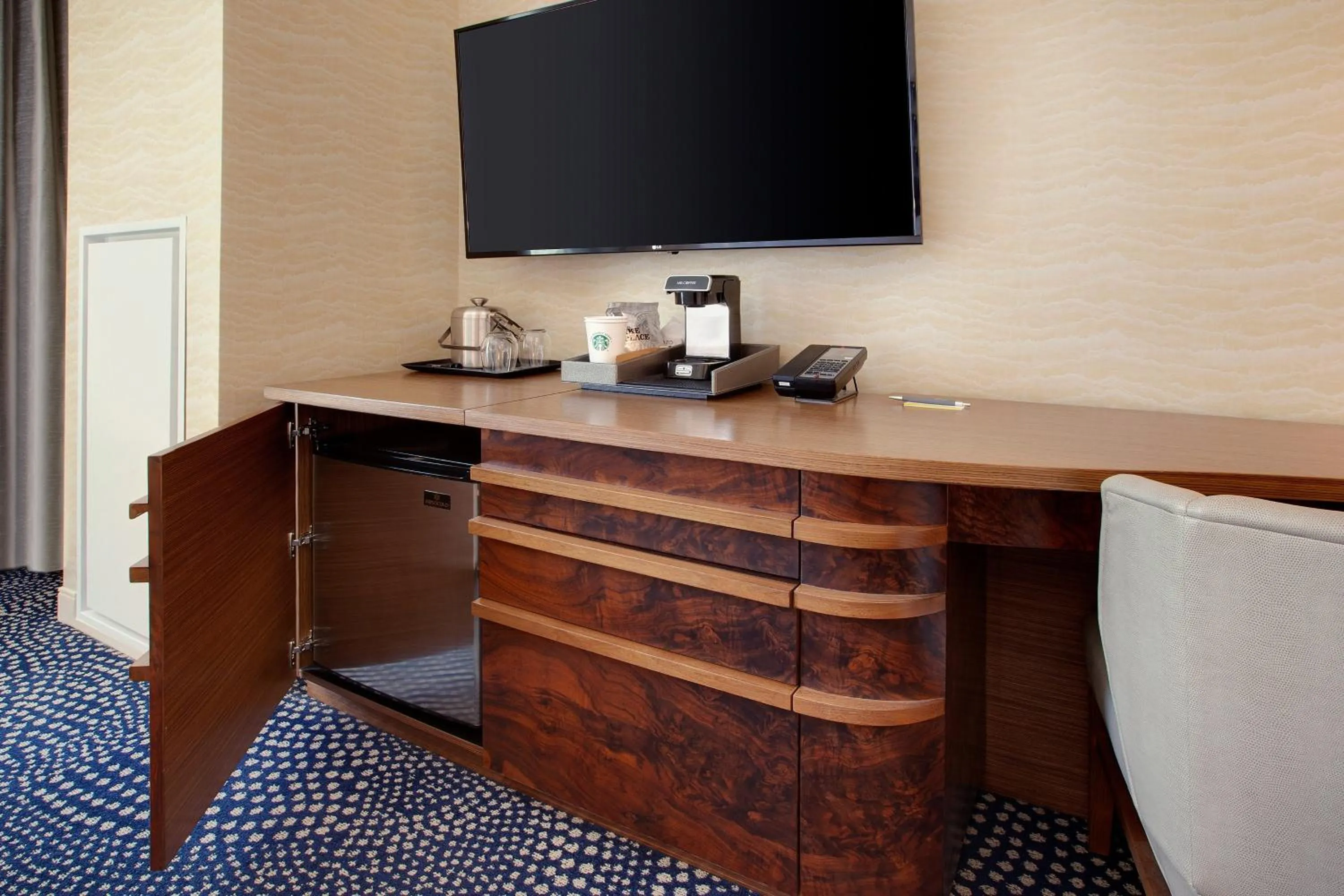 Photo of the whole room in The Westin Milwaukee