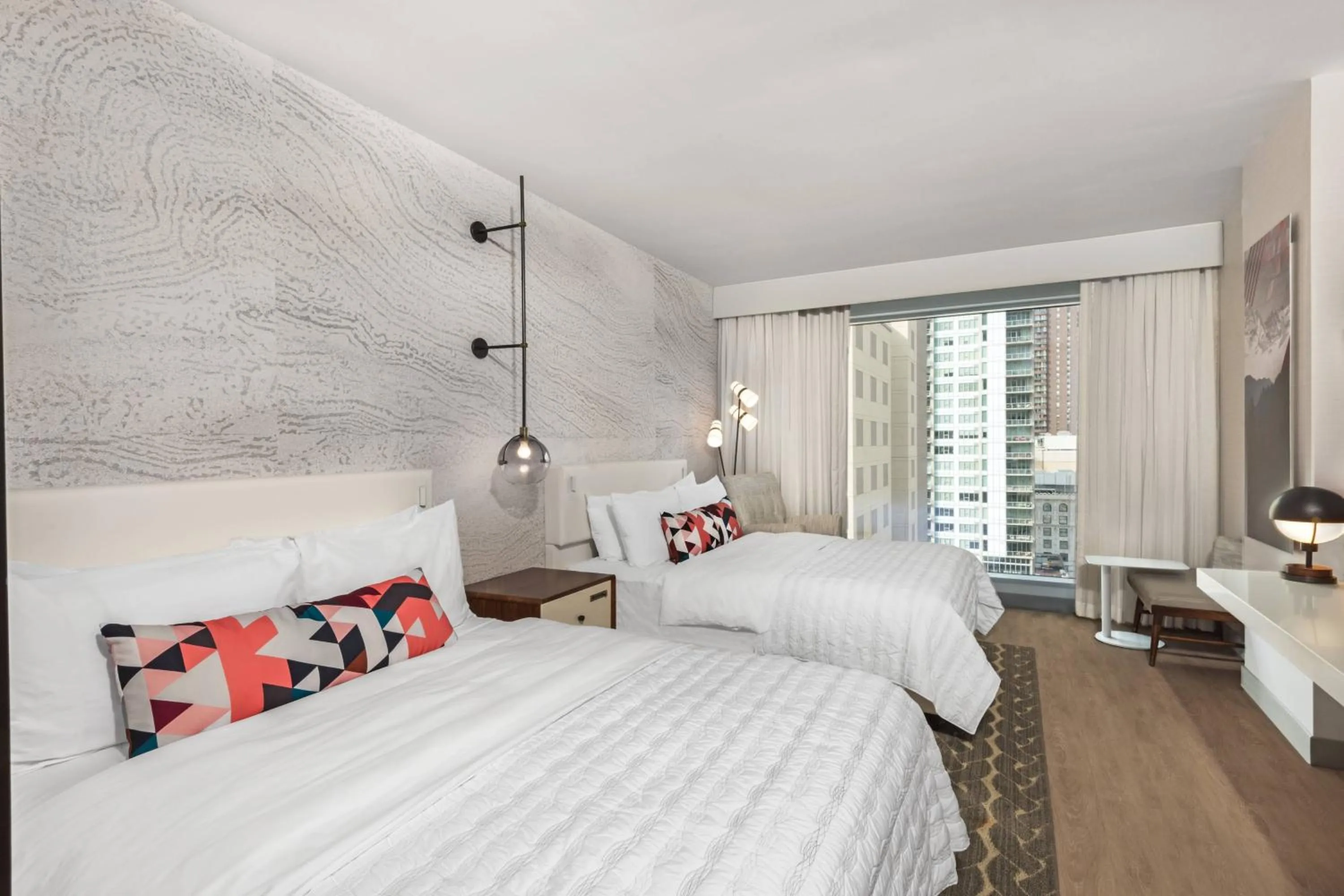 Photo of the whole room, Bed in Le Meridien Denver Downtown