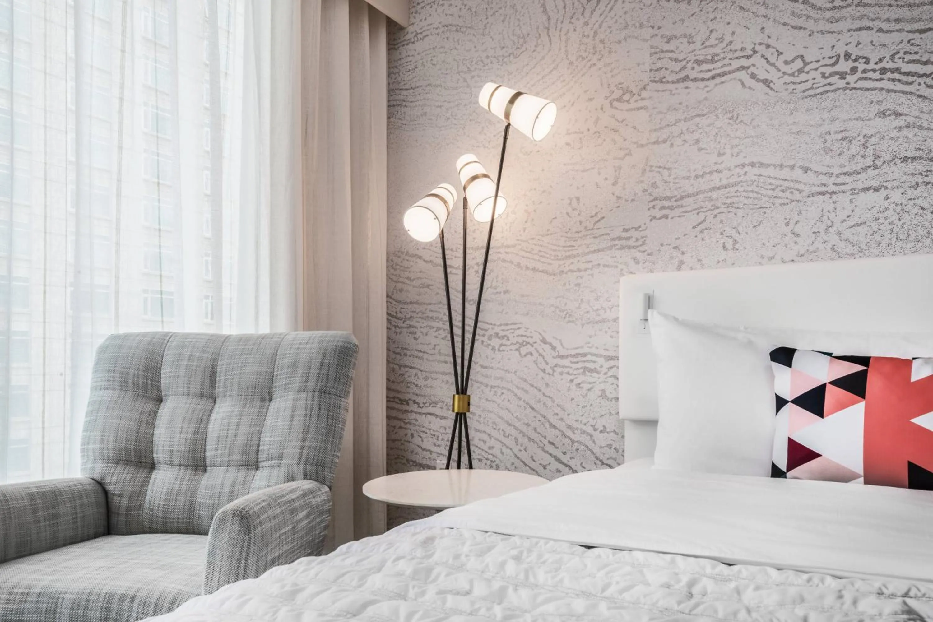 Photo of the whole room, Bed in Le Meridien Denver Downtown