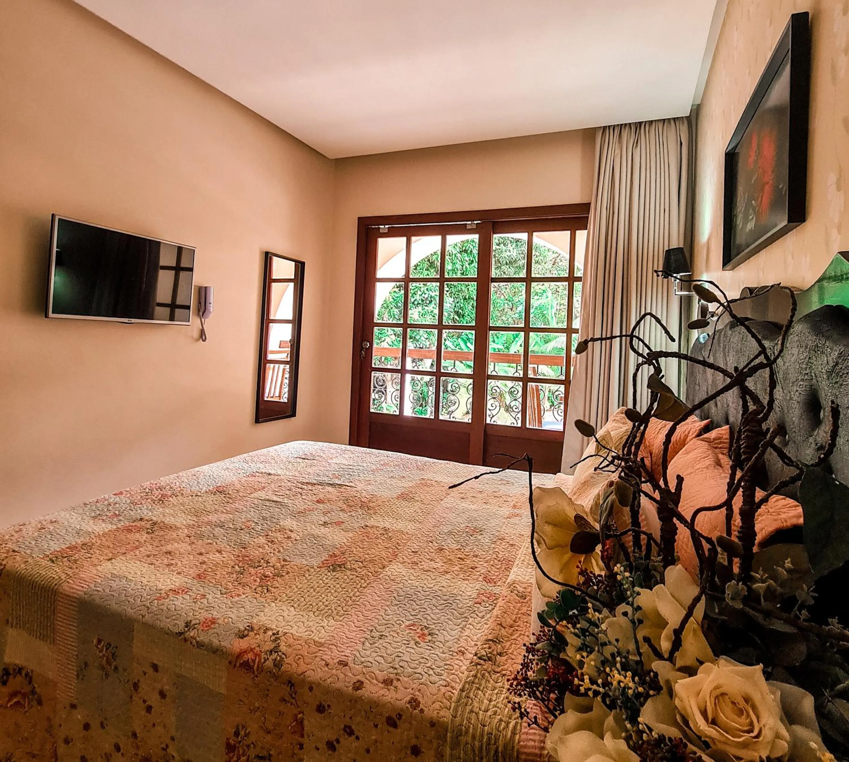 Photo of the whole room, Bed in Terra dos Diamantes Hotel