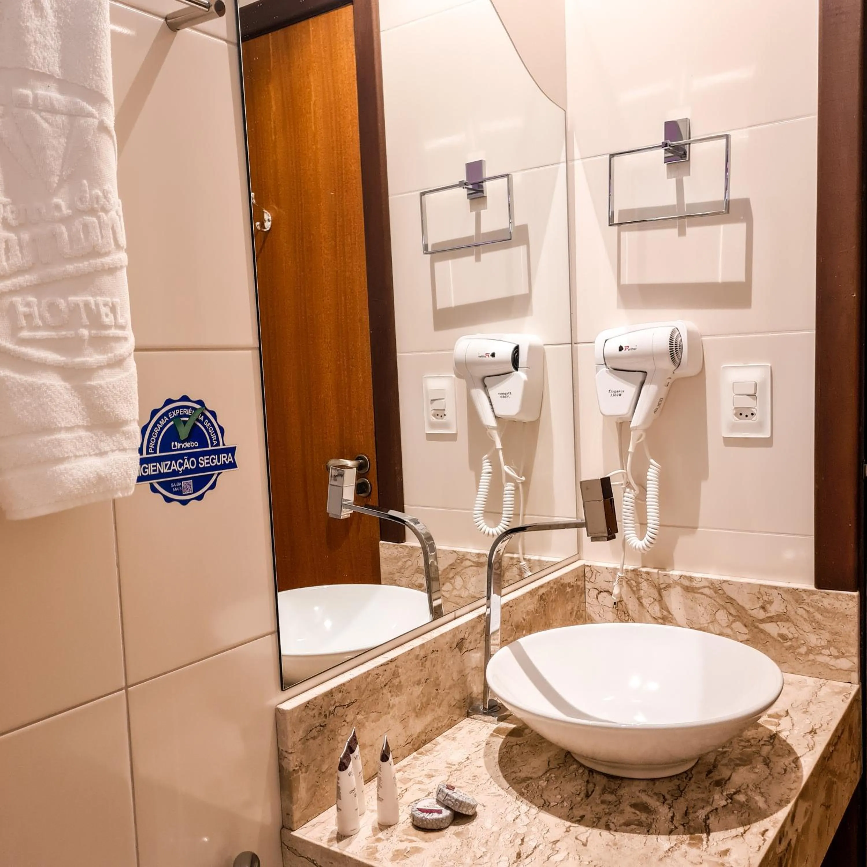 Photo of the whole room in Terra dos Diamantes Hotel